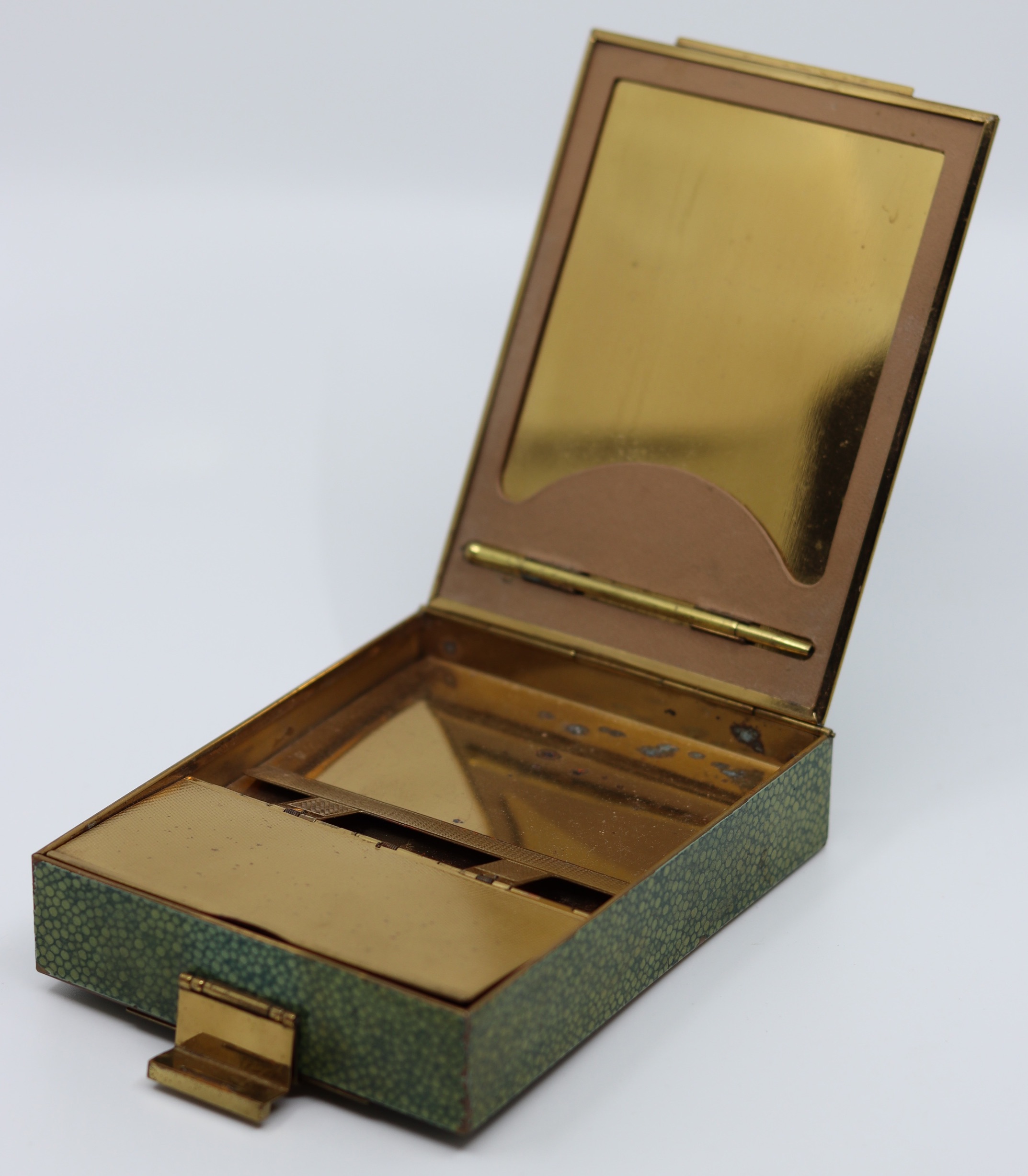 An Art Deco travel vanity compact - Image 3 of 5