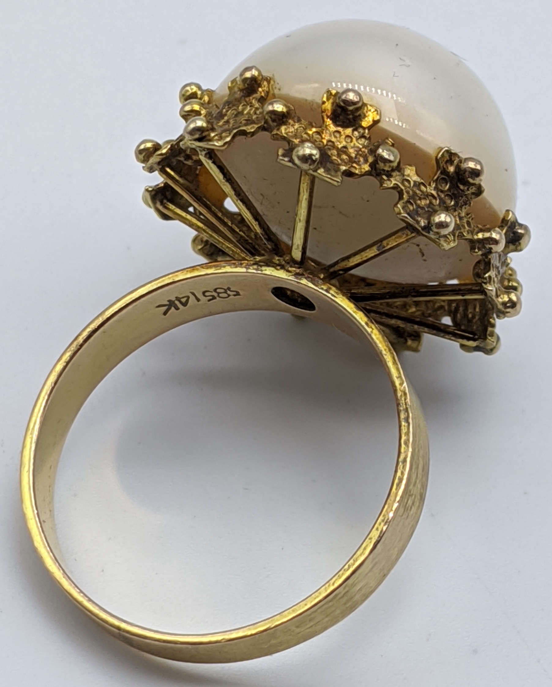 A 14ct gold and pearl ring, 7g, size P ½ - Image 2 of 2