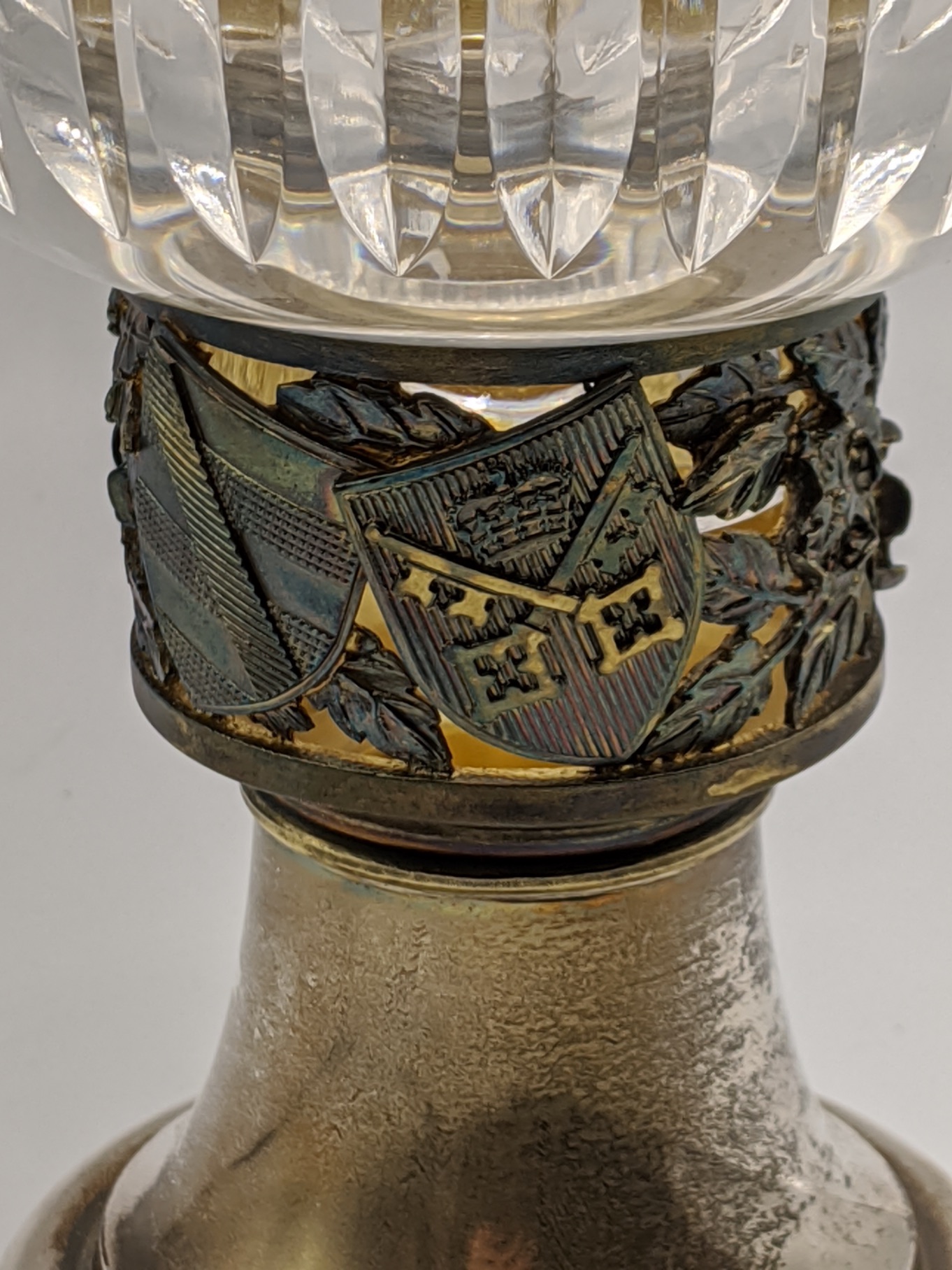 Hector Miller for Aurum, silver commemorative lamp made by order of the dean and chapter of York - Image 3 of 4