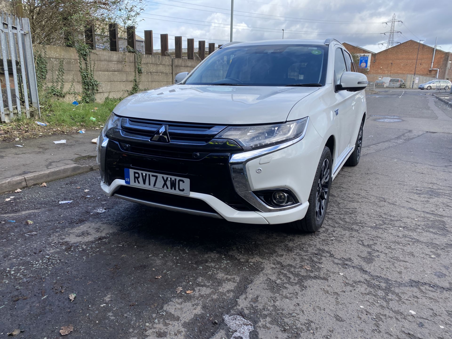 Mitsubishi Outlander 4HS PHEV CVT, White, Hybrid Electric Estate RV17 XWC - Image 3 of 50