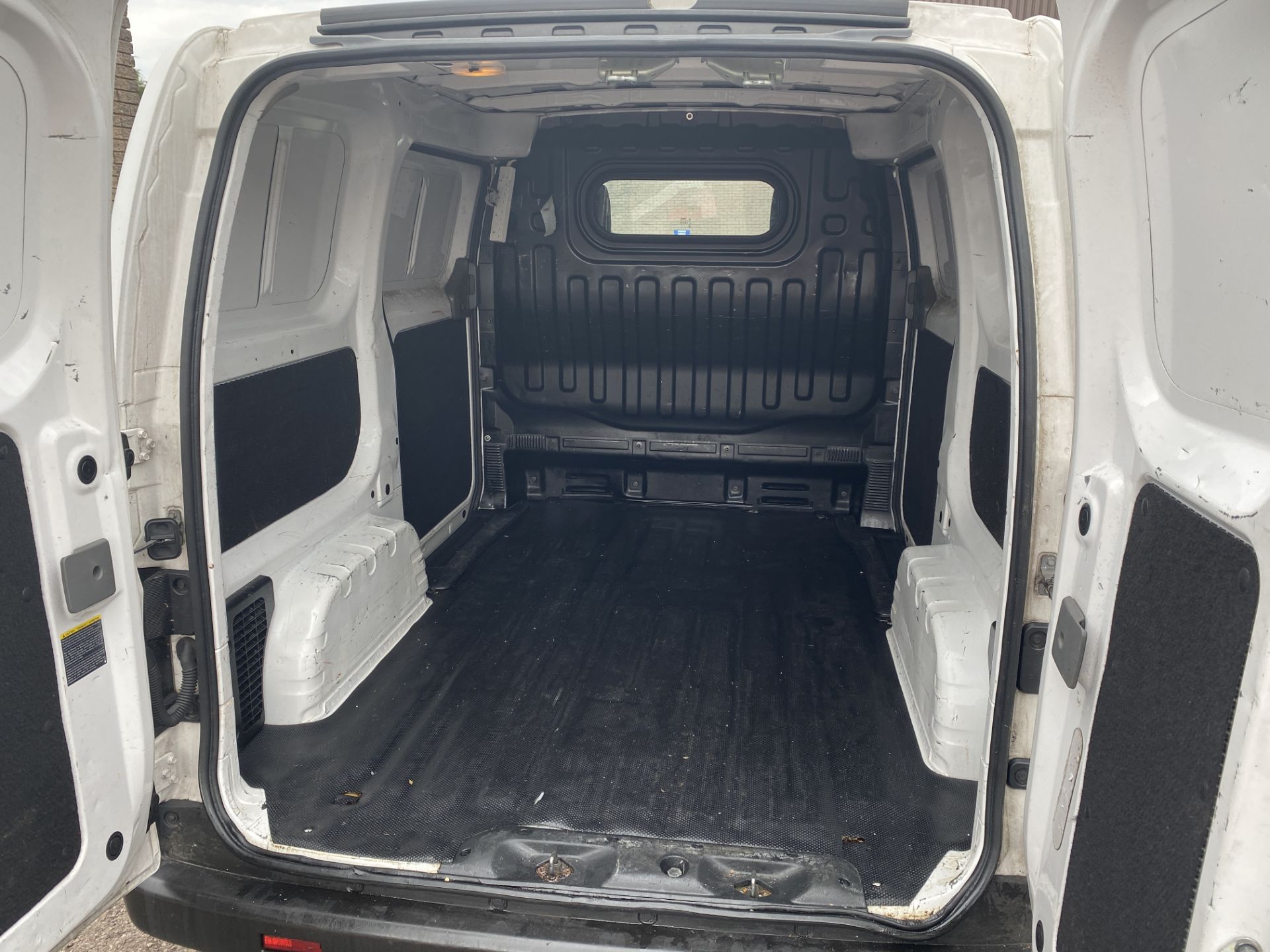 Nissan NV200 SE DCI, 1,461cc 5 speed manual diesel Panel Van - Image 9 of 12