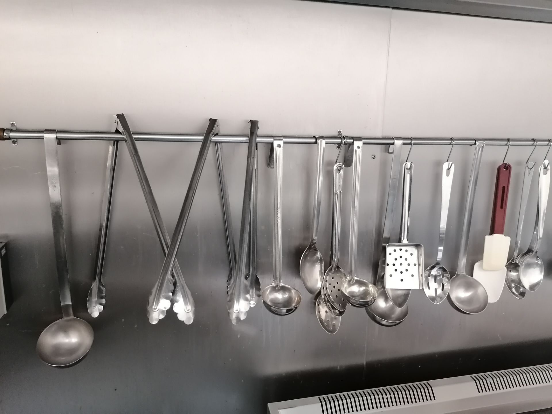 26 x various kitchen utensils - Image 3 of 5