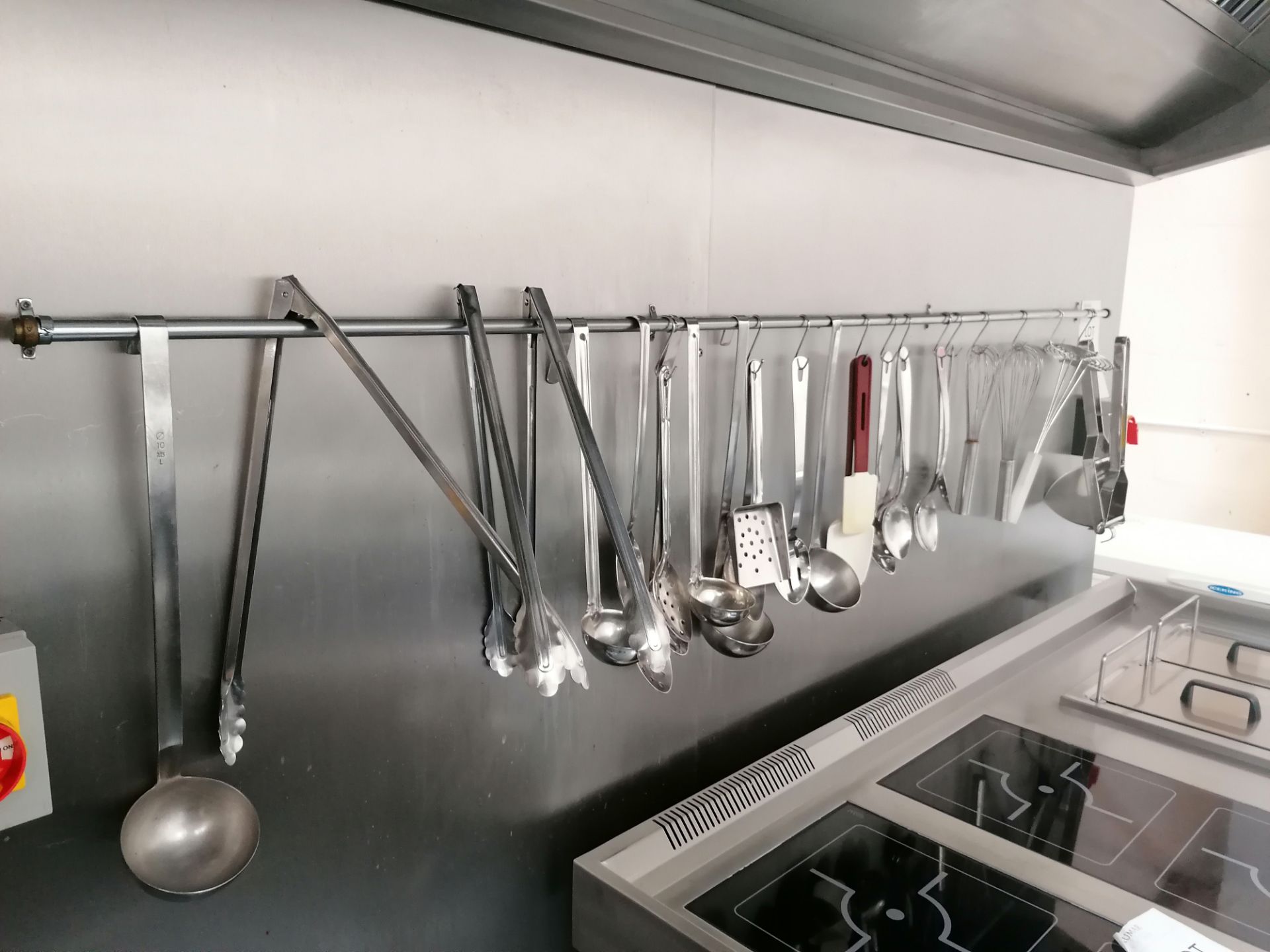 26 x various kitchen utensils - Image 2 of 5