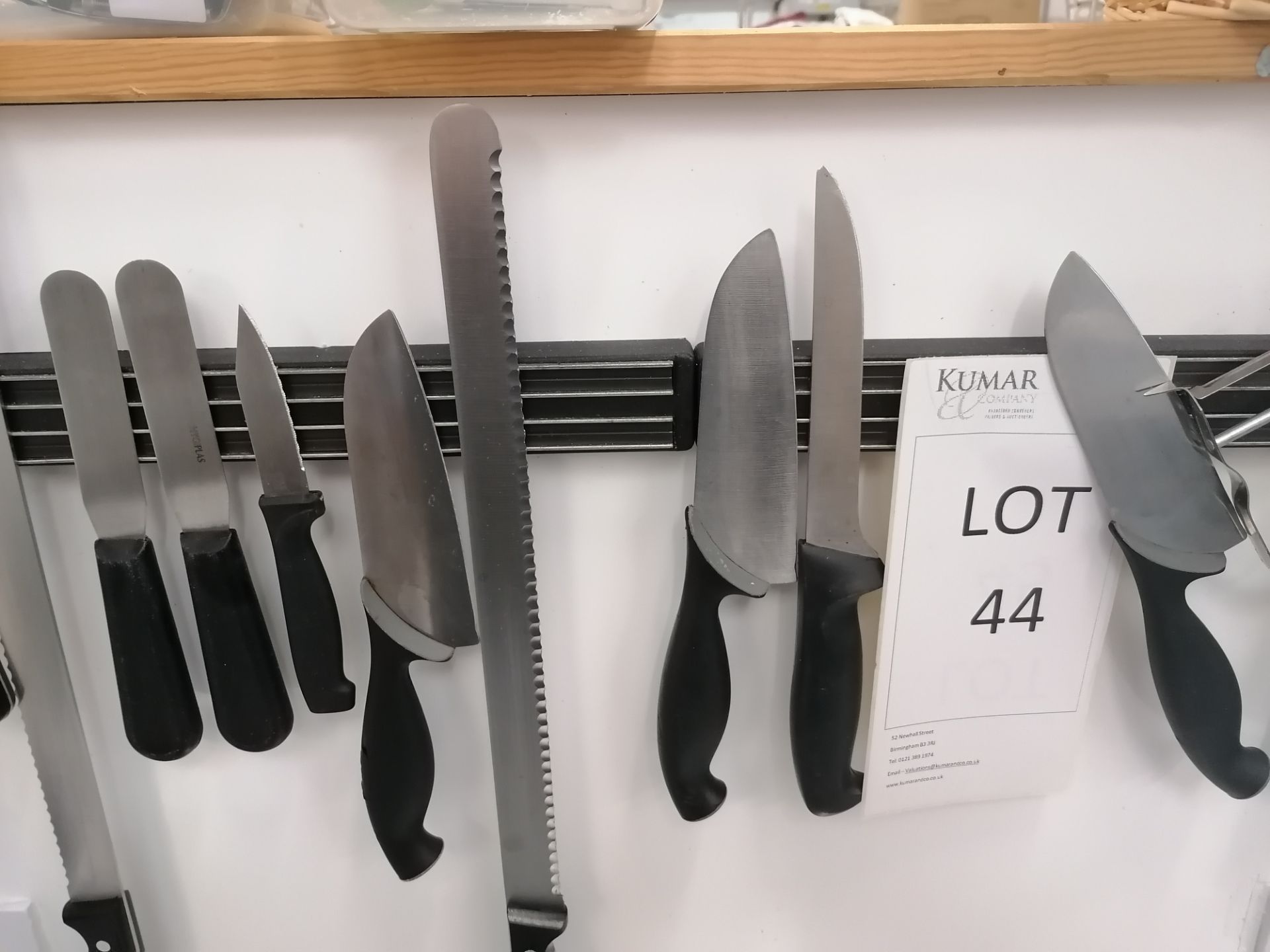 20 x various Kitchen Knives and Utensils including magnetic rack - Image 4 of 5