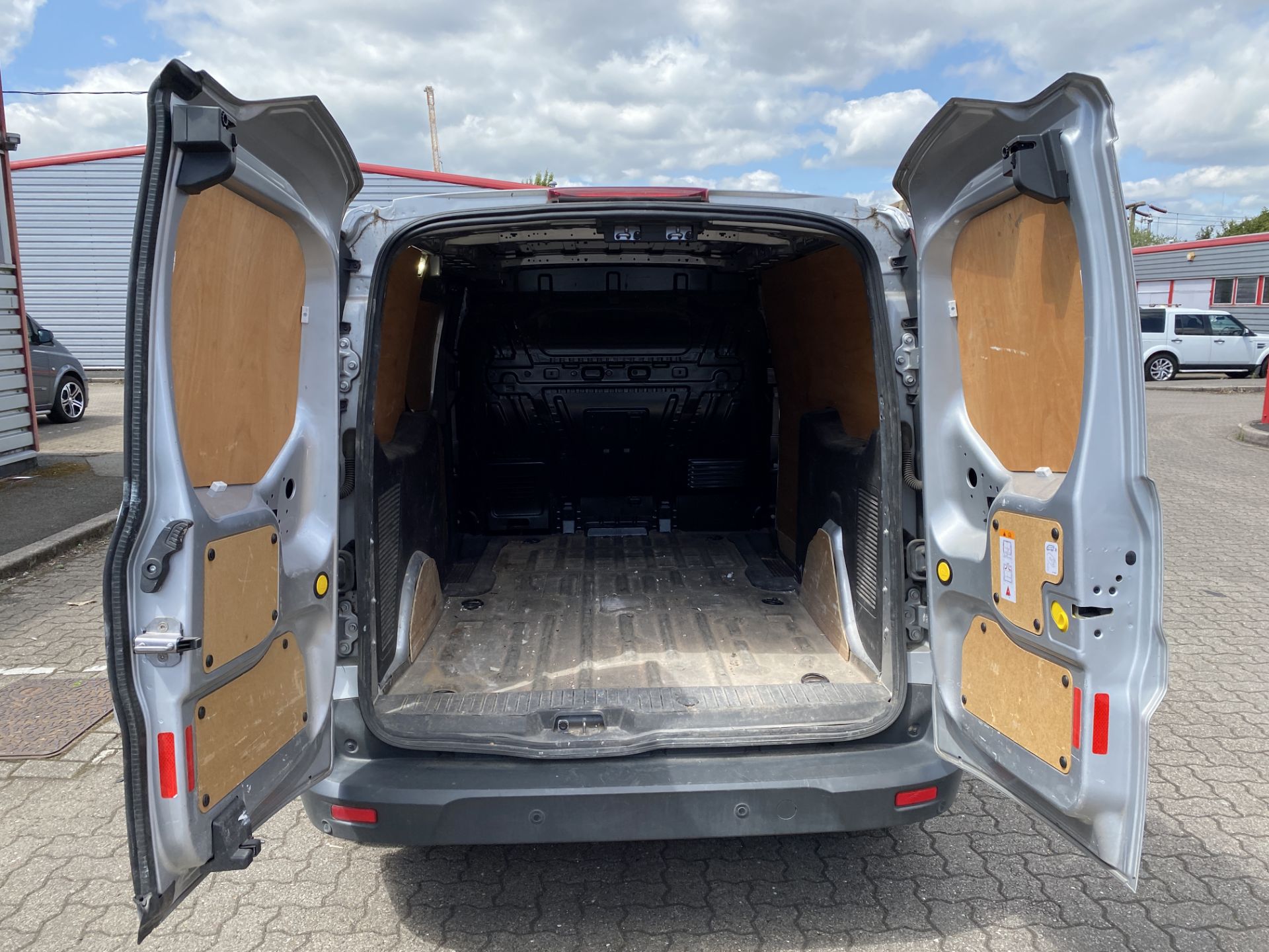 Ford Transit Connect 240 Limited, (2016) - Image 12 of 39