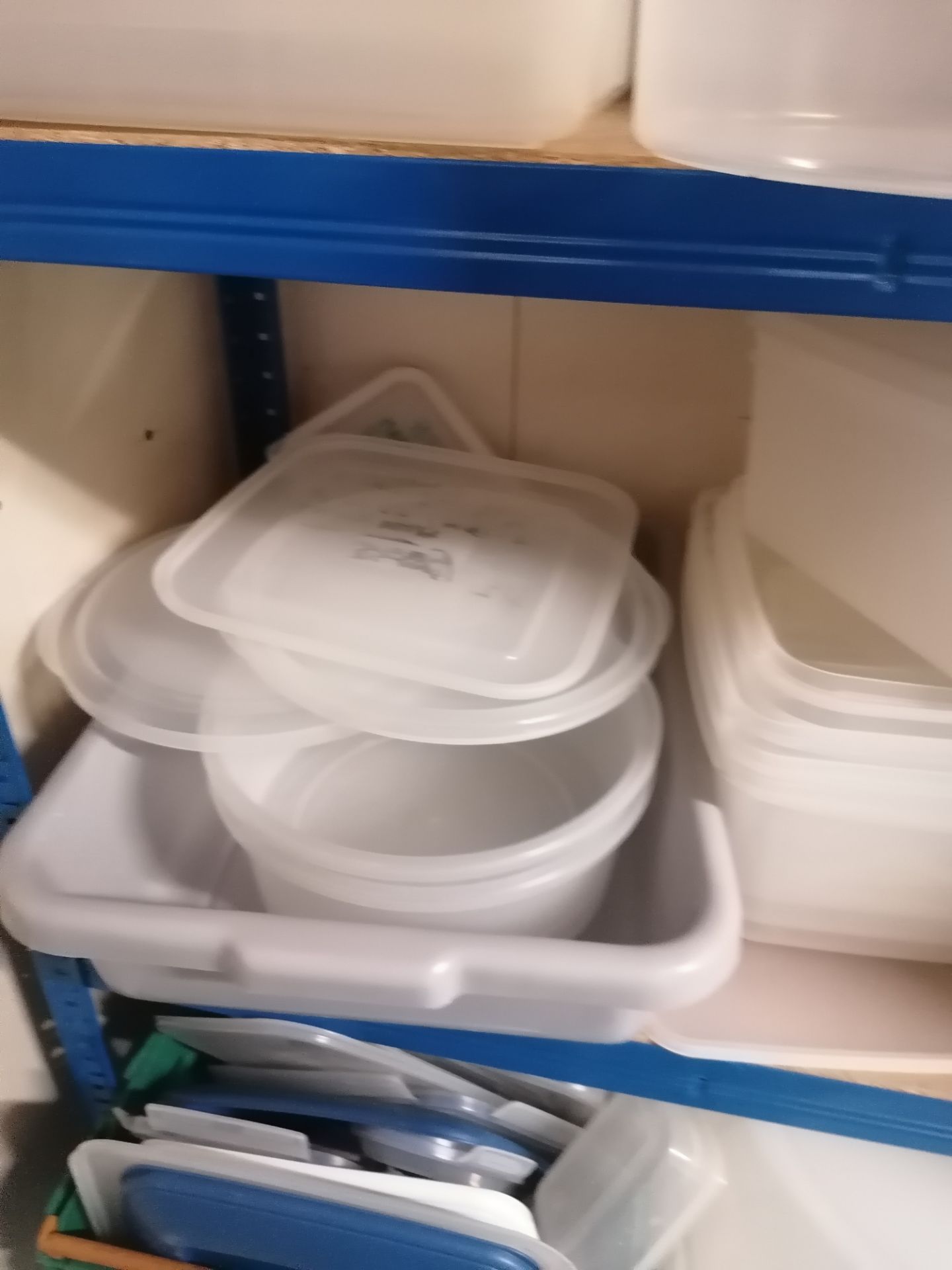 Various plastic bowls-lids-cups-containers - Image 4 of 8