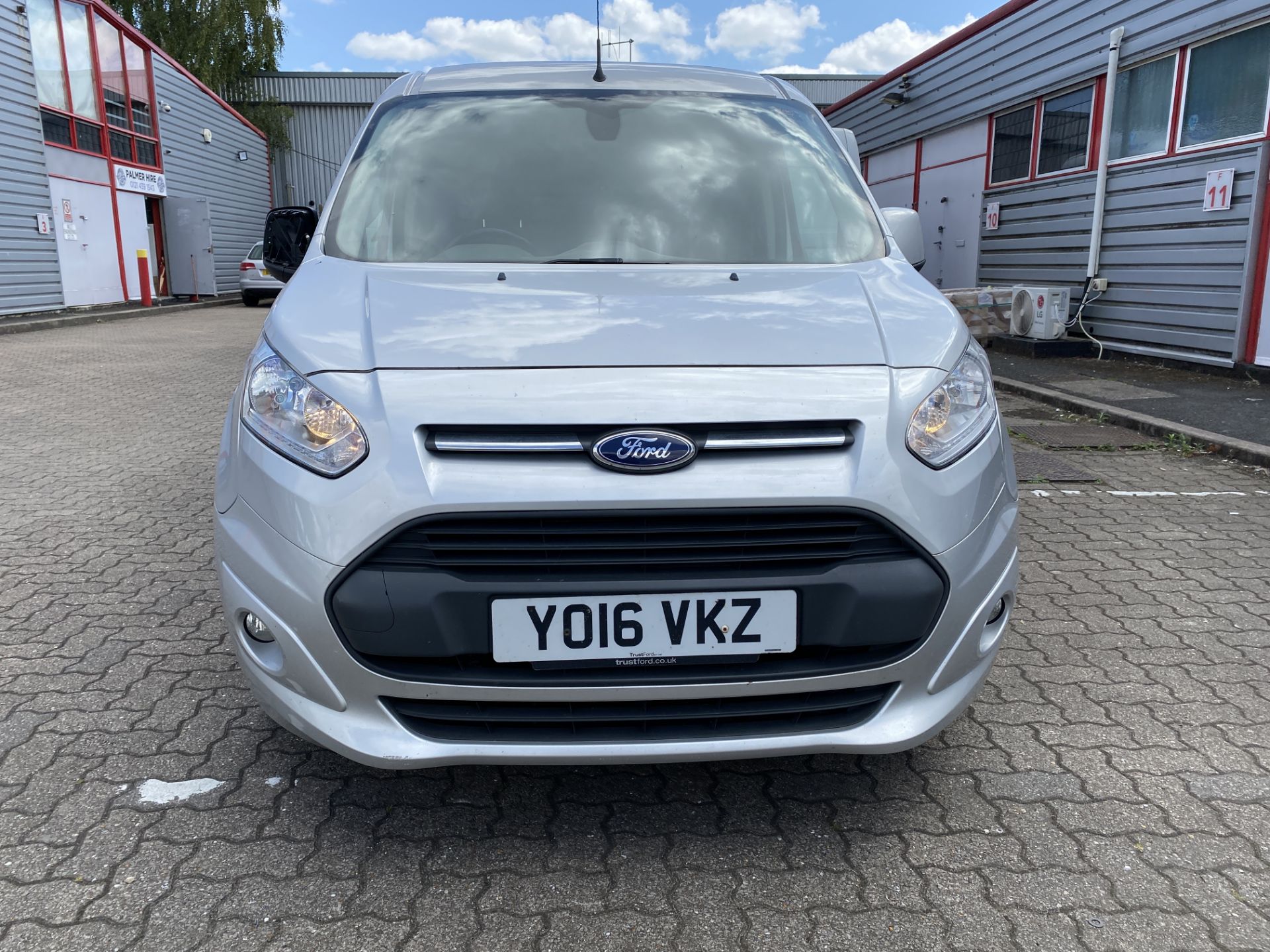 Ford Transit Connect 240 Limited, (2016) - Image 4 of 39