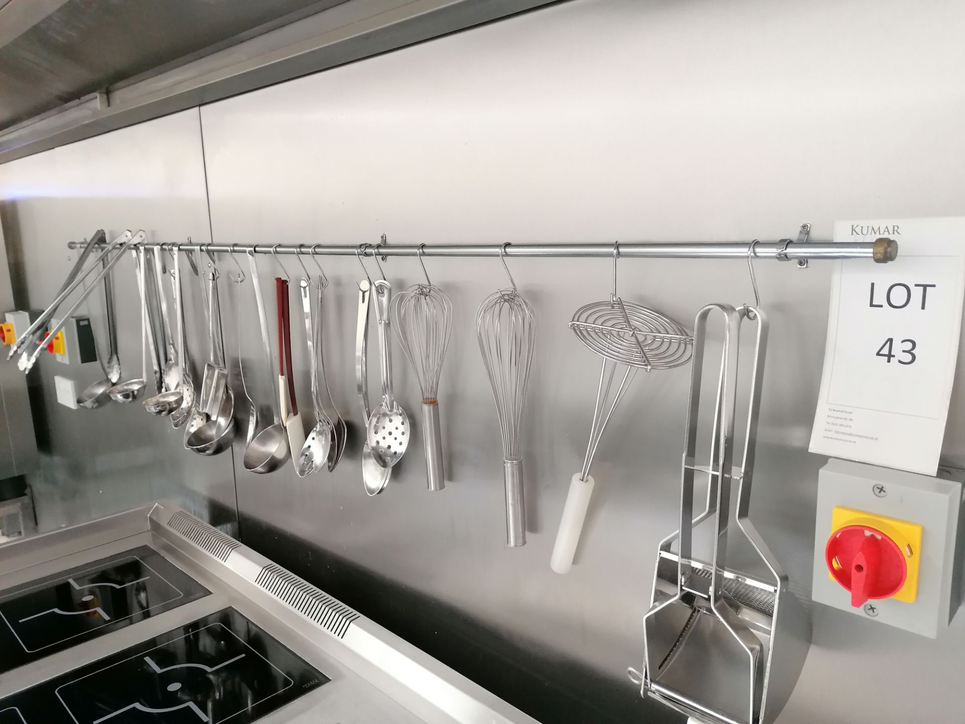 26 x various kitchen utensils