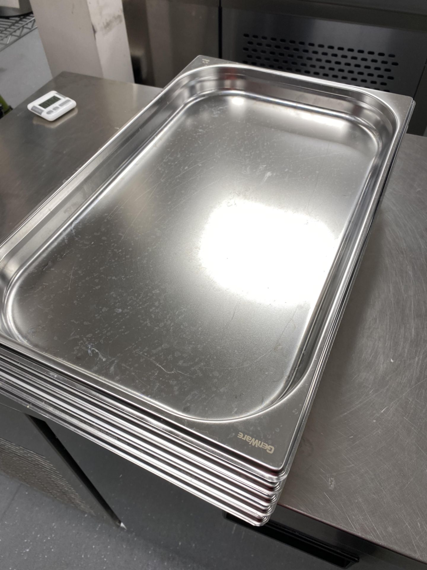 5: Genware Stainless Steel Gastronorm Pans, 5.8 Litre Capacity, Size - 1/1 40mm, with Lids - Current - Image 4 of 5