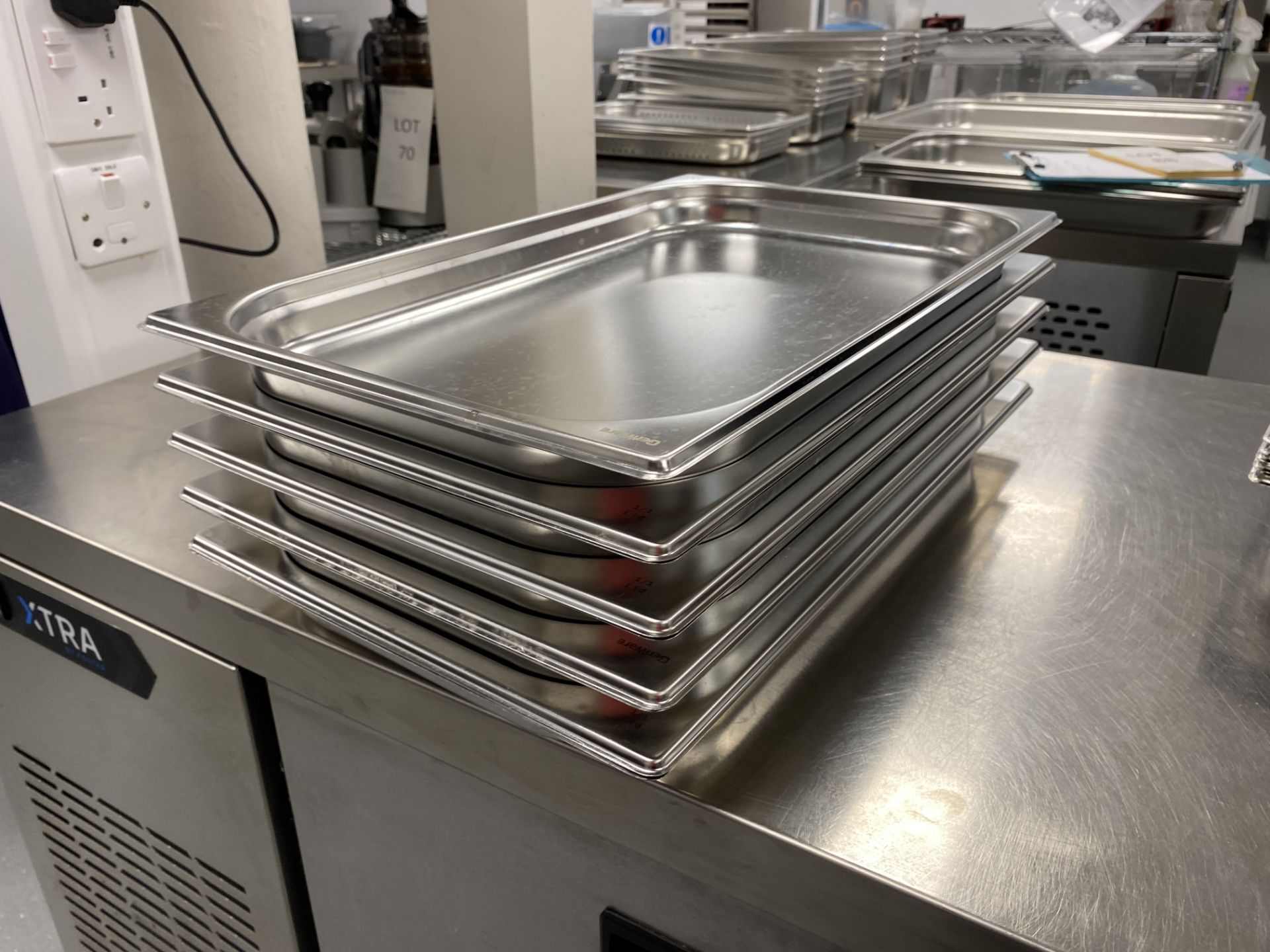 5: Genware Stainless Steel Gastronorm Pans, 5.8 Litre Capacity, Size - 1/1 40mm, with Lids - Current - Image 5 of 5