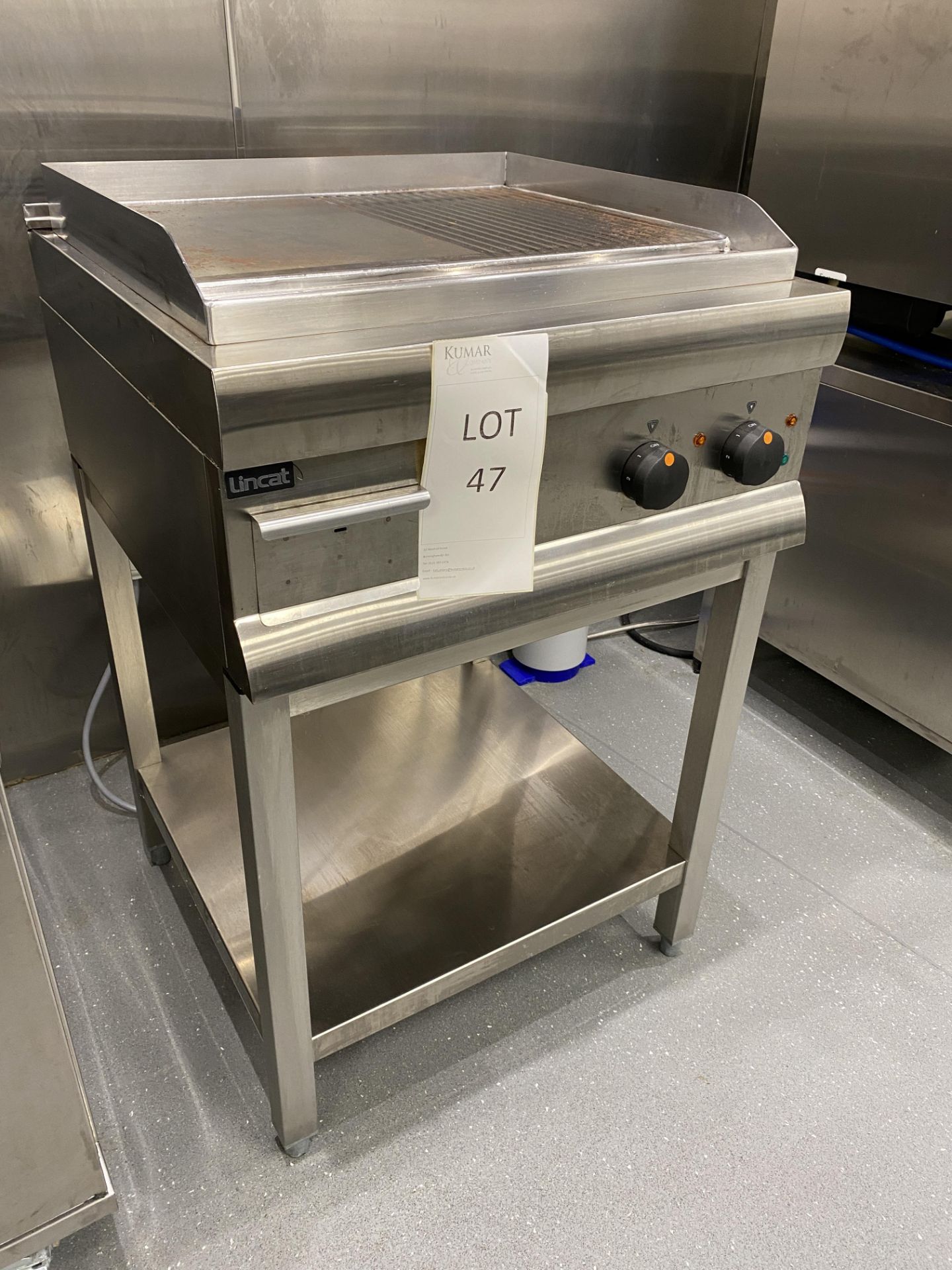 Lincat SilverLink 600 Half-Ribbed Electric Griddle Dual Zone with SLS6 Stand - Current New Cost of - Image 2 of 5