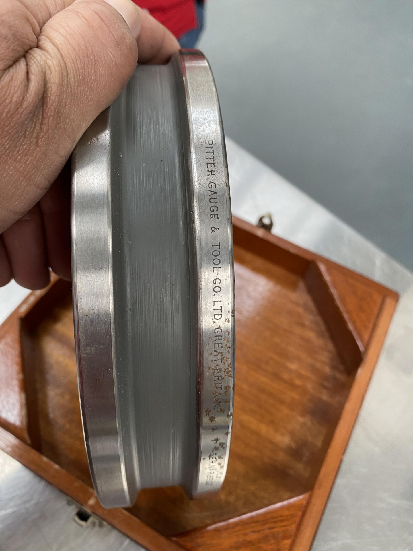 Pitter Gauge & Tool Circular Surface Table 8" Diameter Boxed - Image 3 of 4