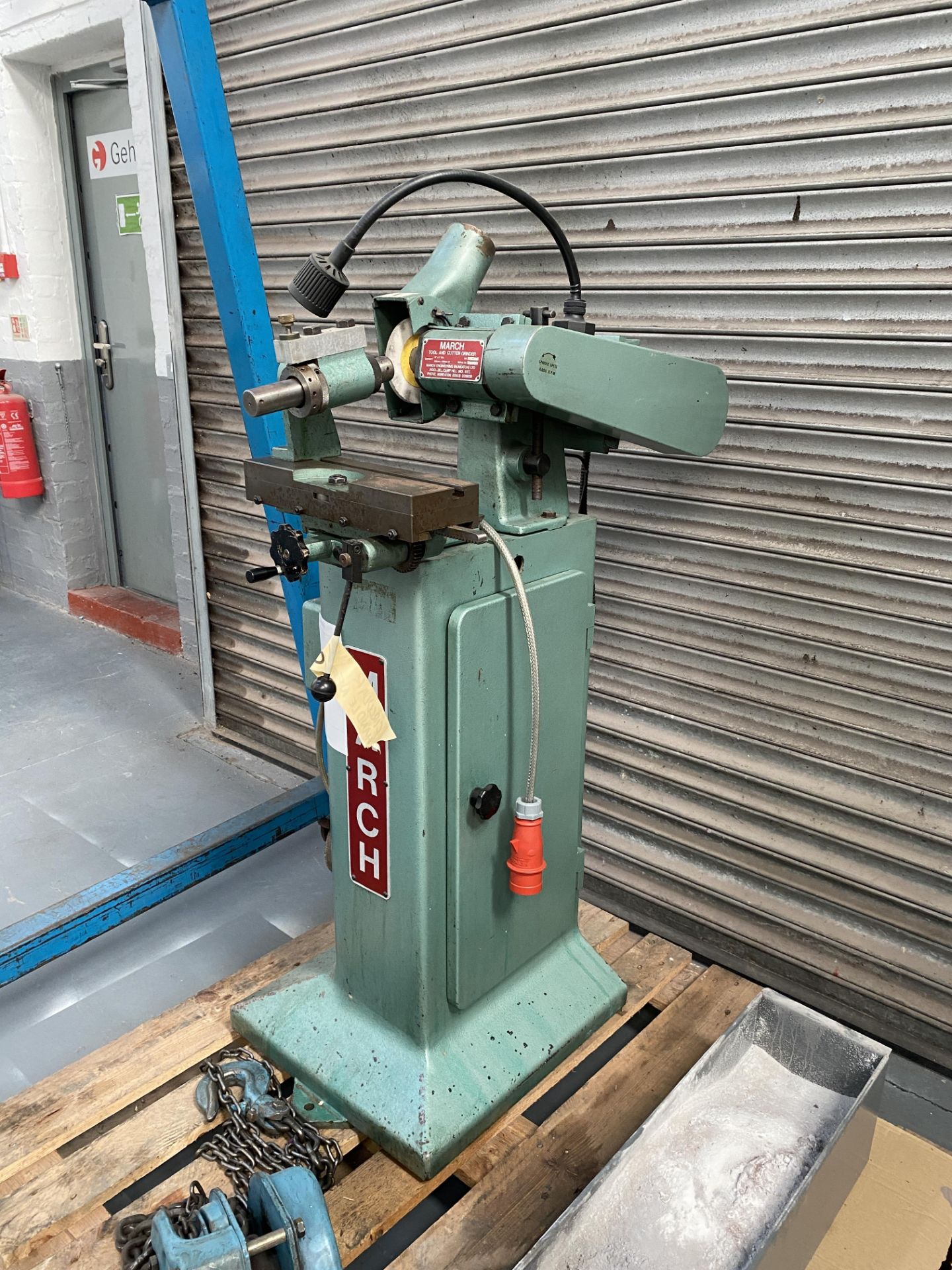 March Tool & Cutter Grinder, MK M1-87, Capacity 305mm x 150mm Diameter, Serial No. M15044 - Image 3 of 9