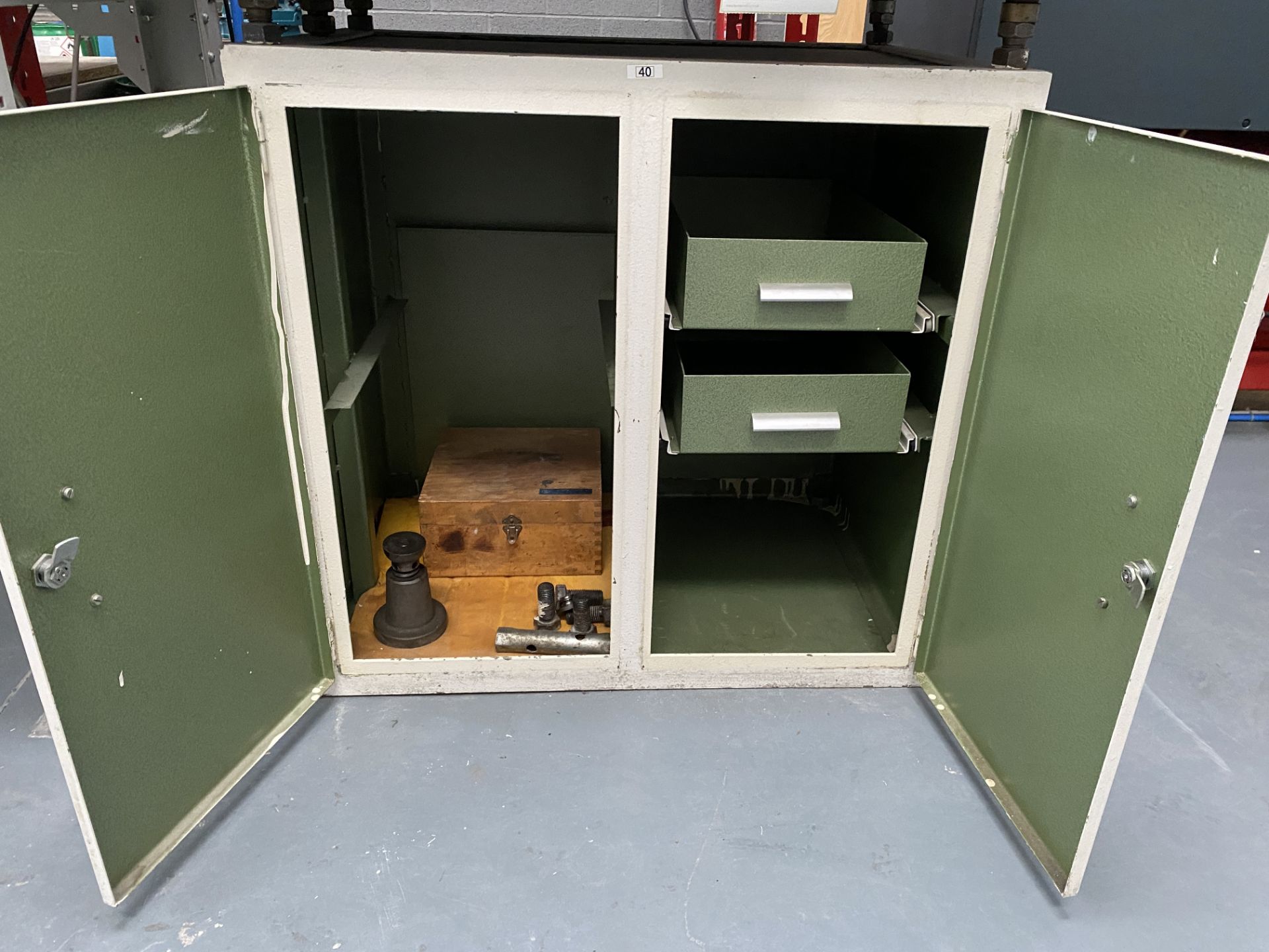 2 Door Metal Cabinet With Key - Image 5 of 5