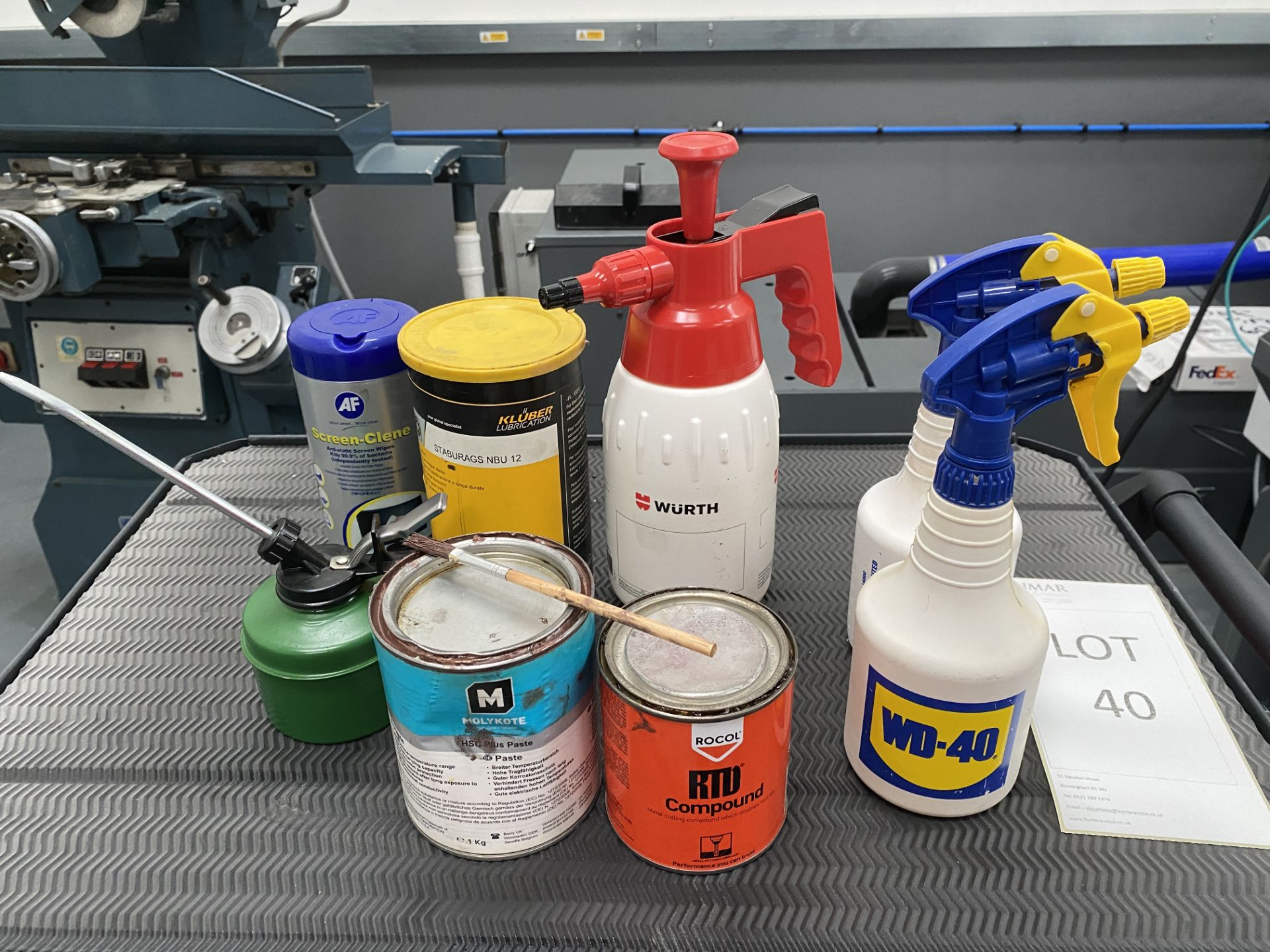 Assorted Spray Guns & Oil Cans