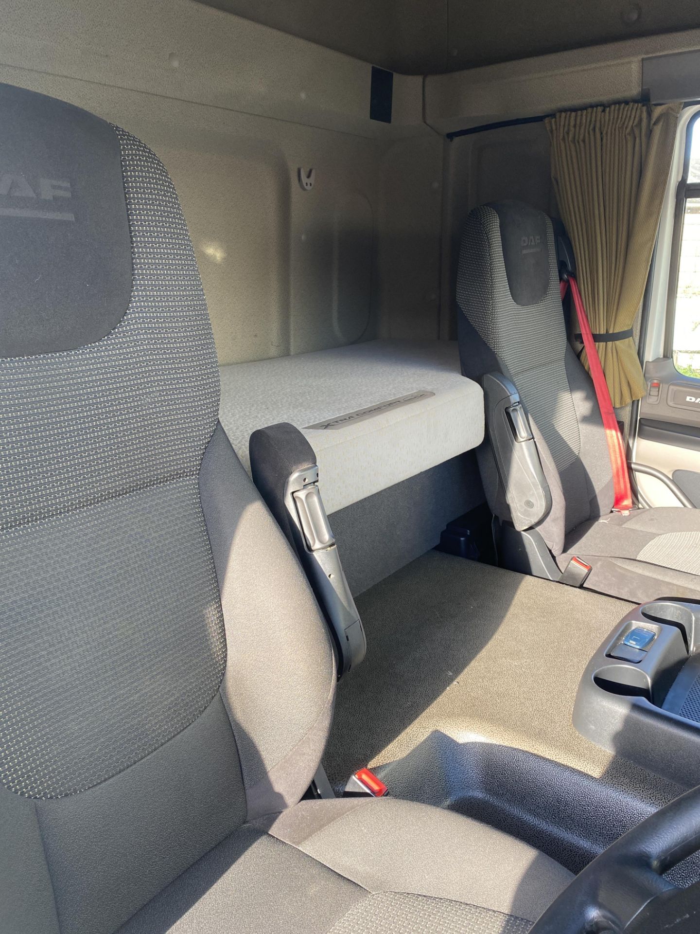 DAF FTG CF85 460 SPACE CAB - Image 36 of 72