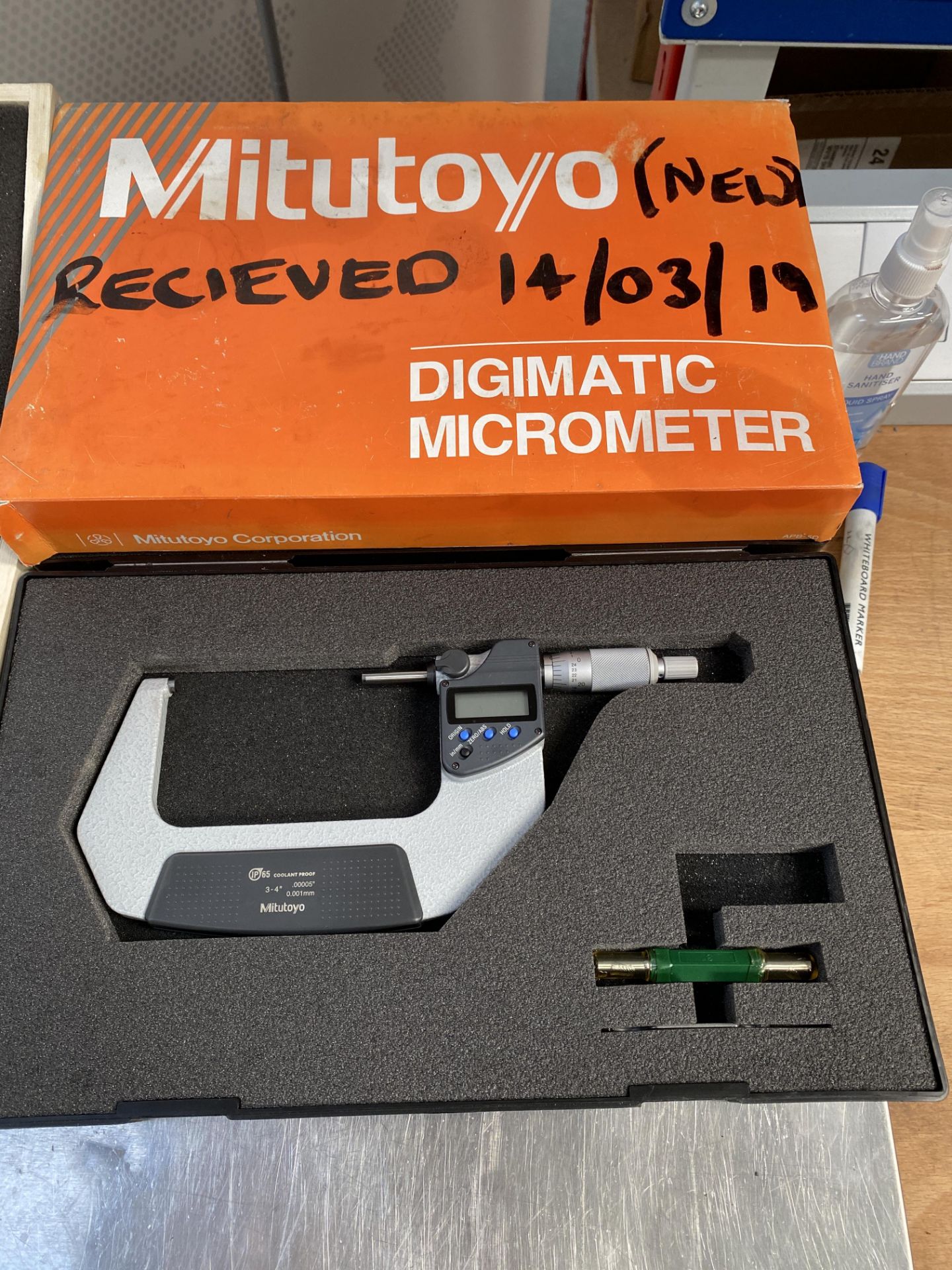 2: Mitutoyo Micrometers Moore & Wright 100-125m Digital Micrometer Mitutoyo 3"-4" Digital Micrometer - Image 4 of 7