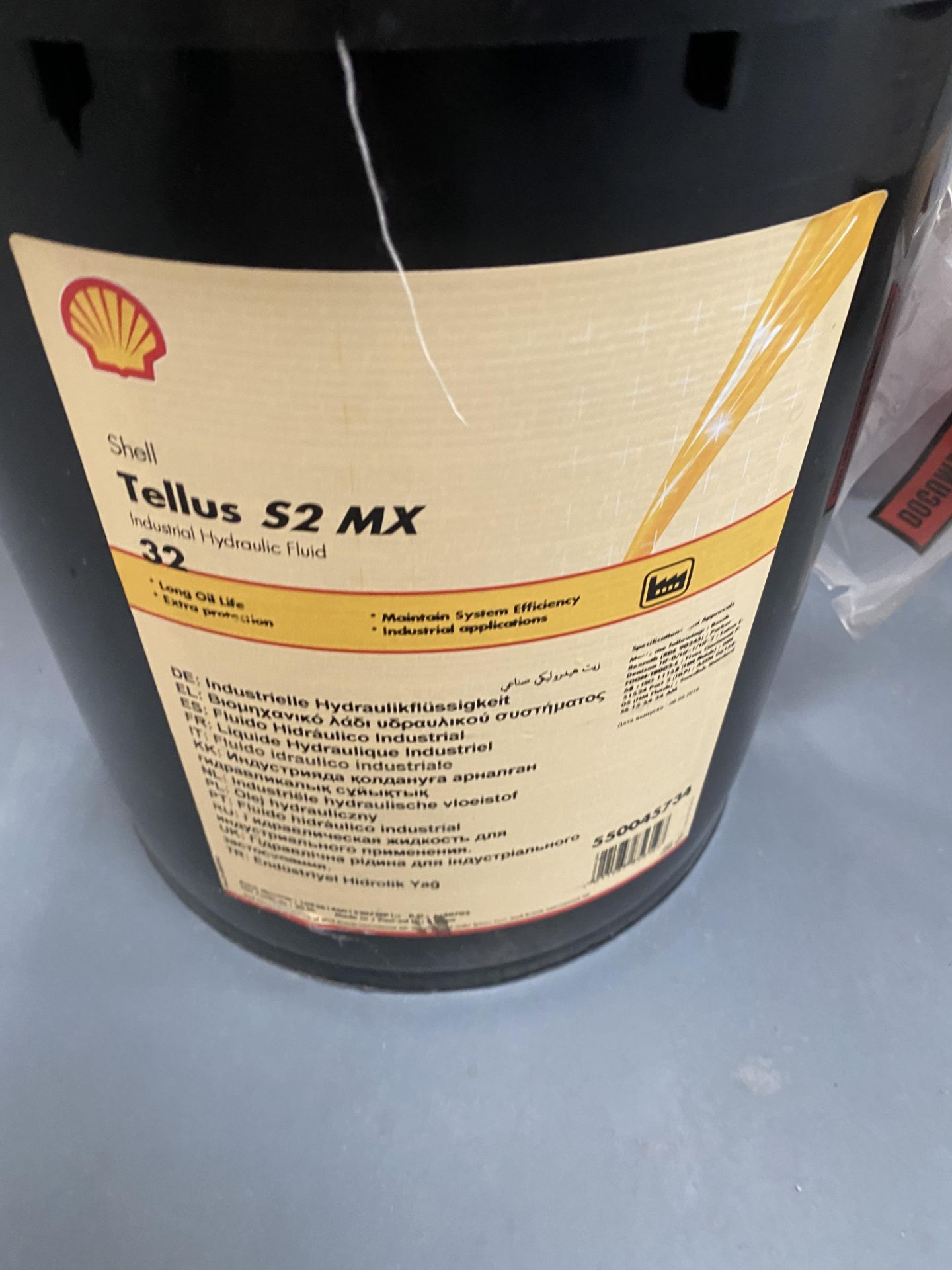 Shell Tellus S2 Max (full) Q8 Hayden 32 Mobile Velocite Oil No3 Castrol Hysol XF Castrol Syntile CR4 - Image 2 of 9