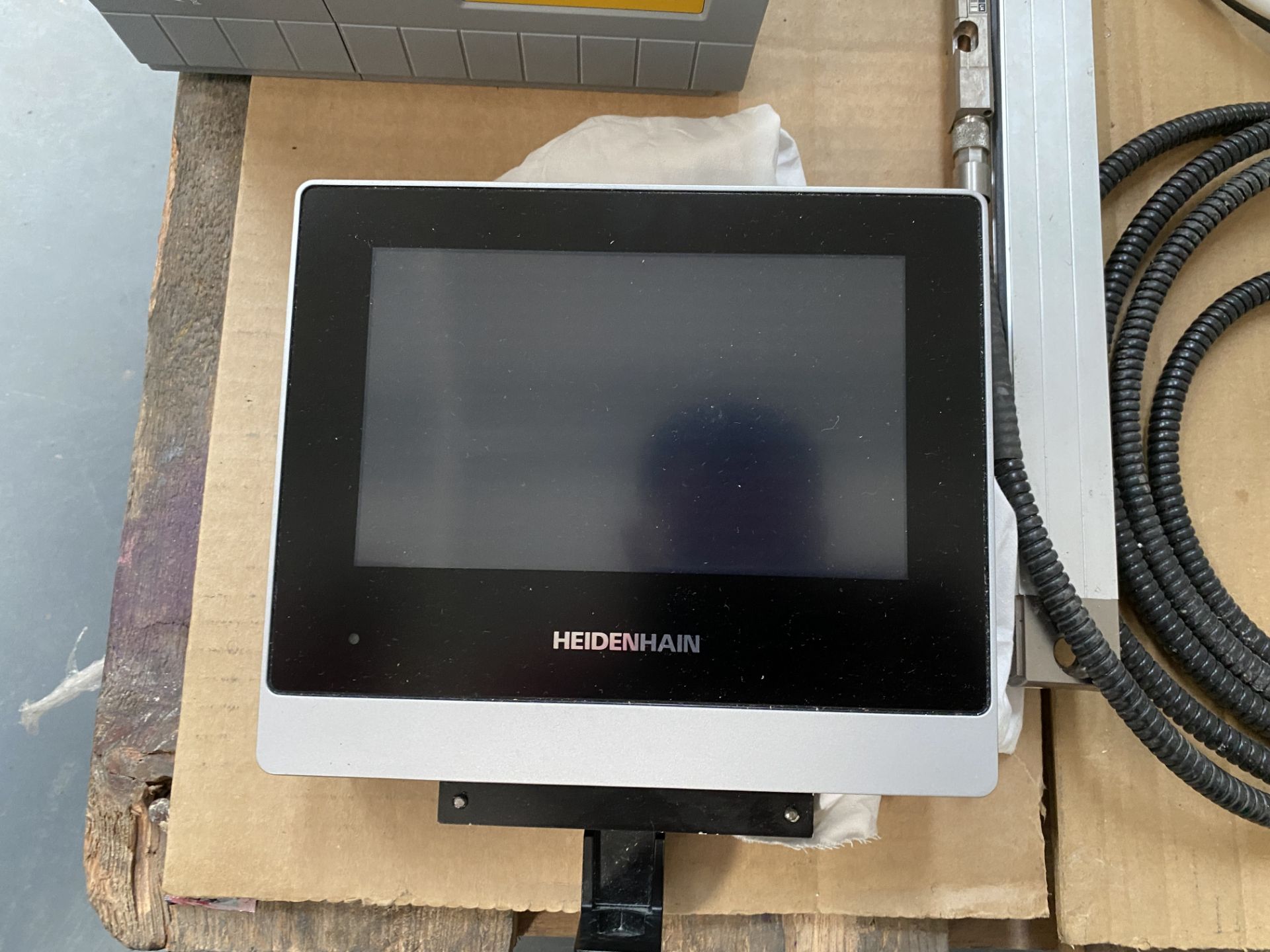 DRO Machine Heiddenhain Monitor - Model 10G-430090BF with AC10 Series Control - Image 9 of 15