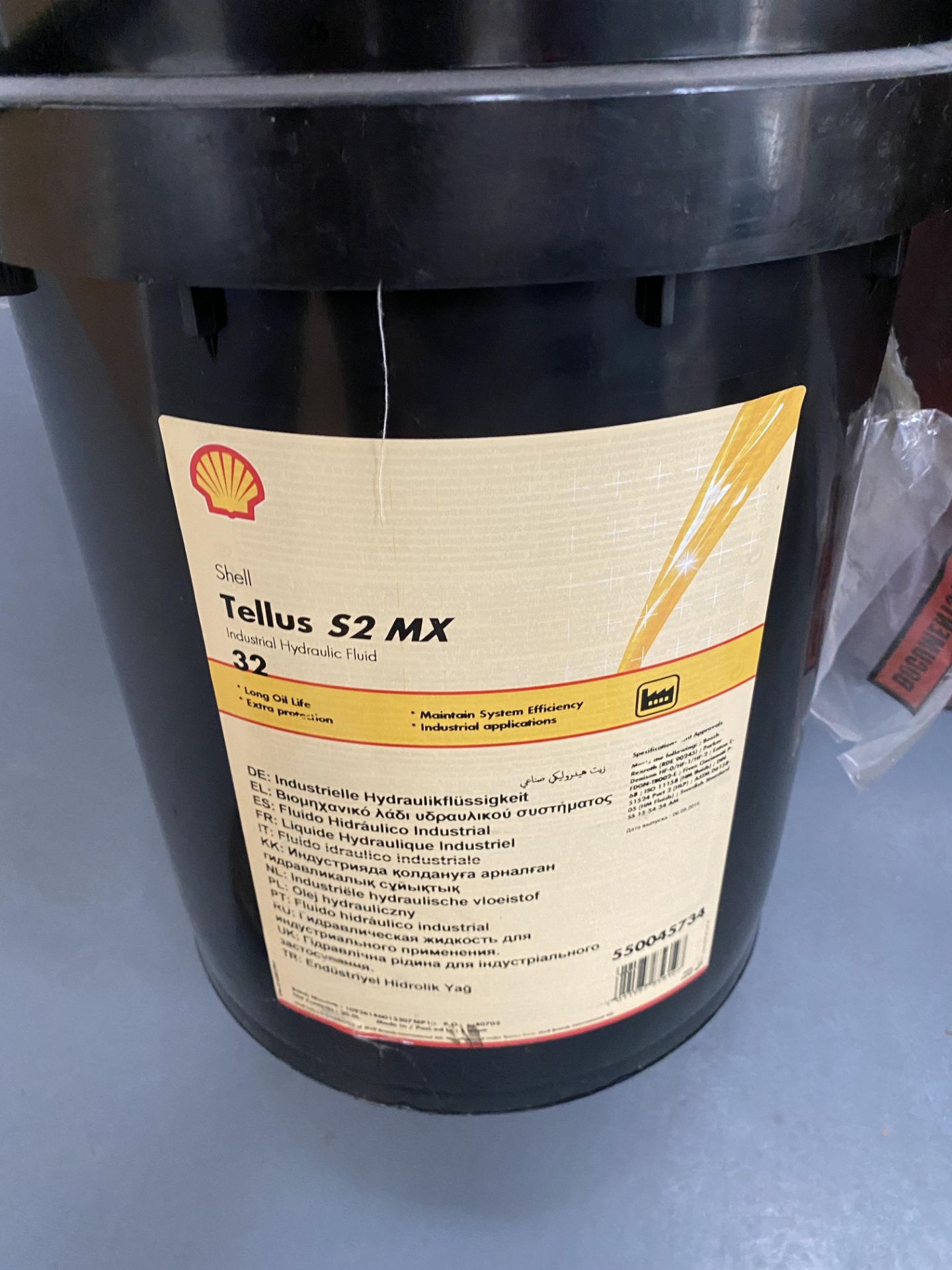 Shell Tellus S2 Max (full) Q8 Hayden 32 Mobile Velocite Oil No3 Castrol Hysol XF Castrol Syntile CR4