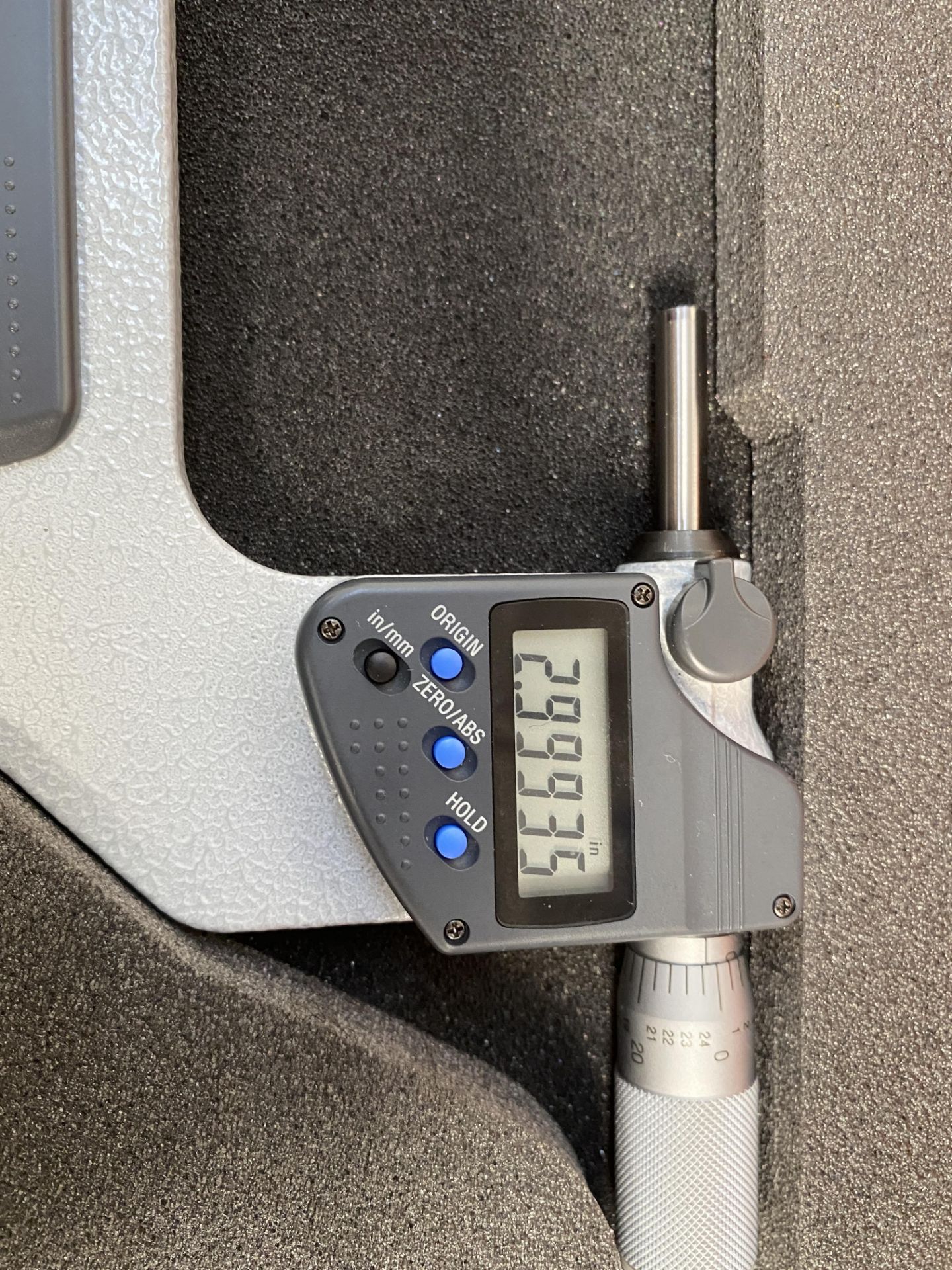 2: Mitutoyo Micrometers Moore & Wright 100-125m Digital Micrometer Mitutoyo 3"-4" Digital Micrometer - Image 6 of 7