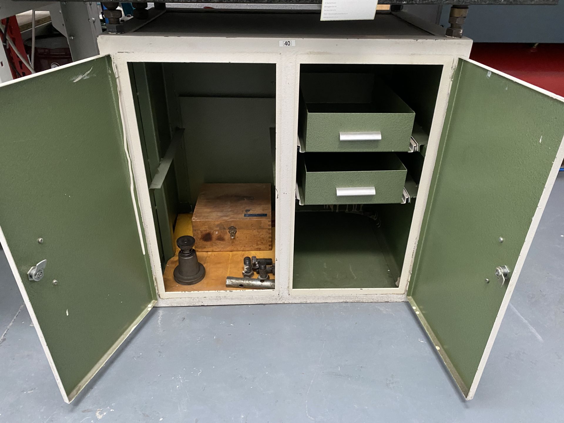 2 Door Metal Cabinet With Key - Image 4 of 5