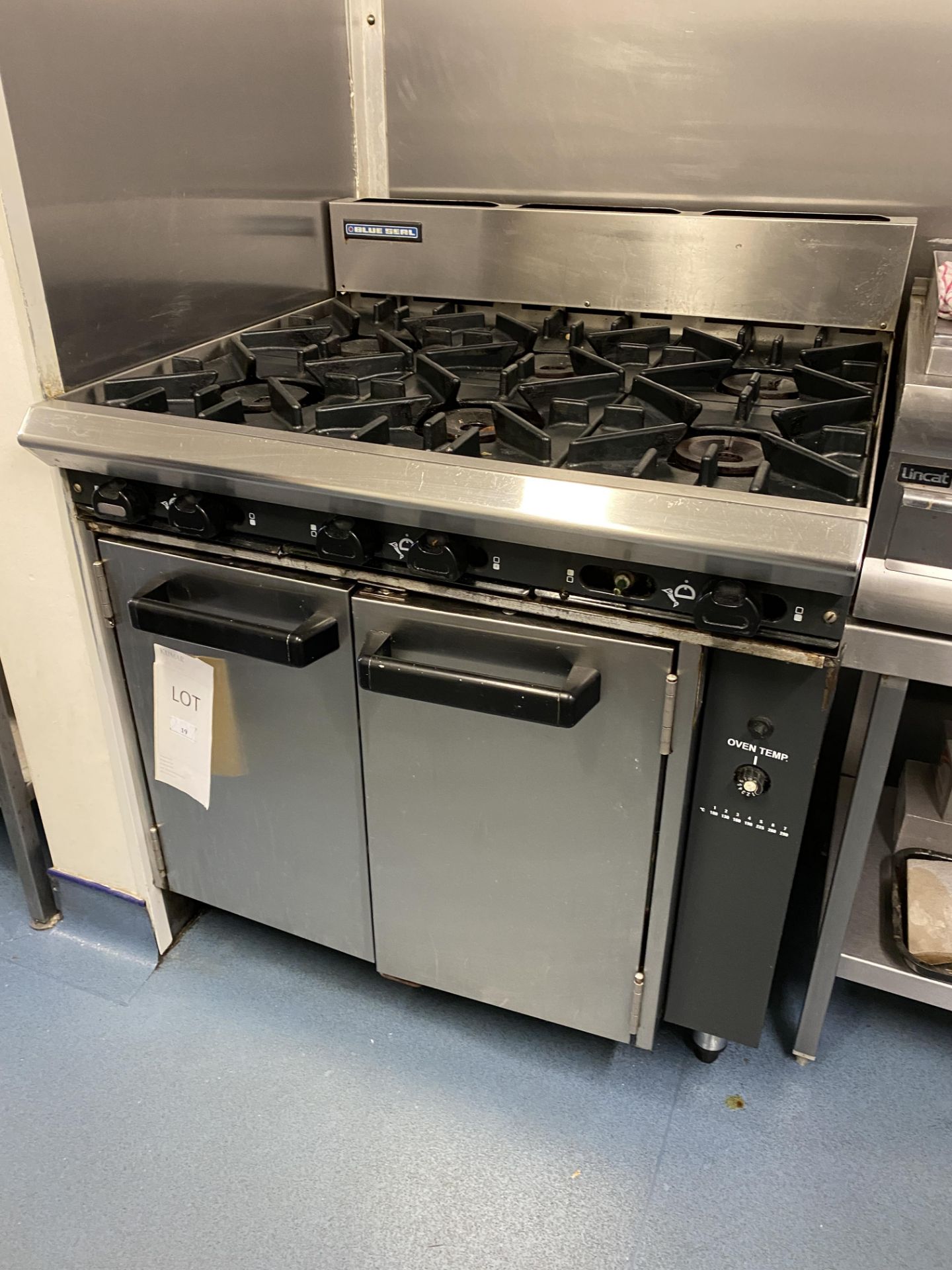 Blue Seal Range Cooker with Oven (Spares or Repair) - Image 2 of 4