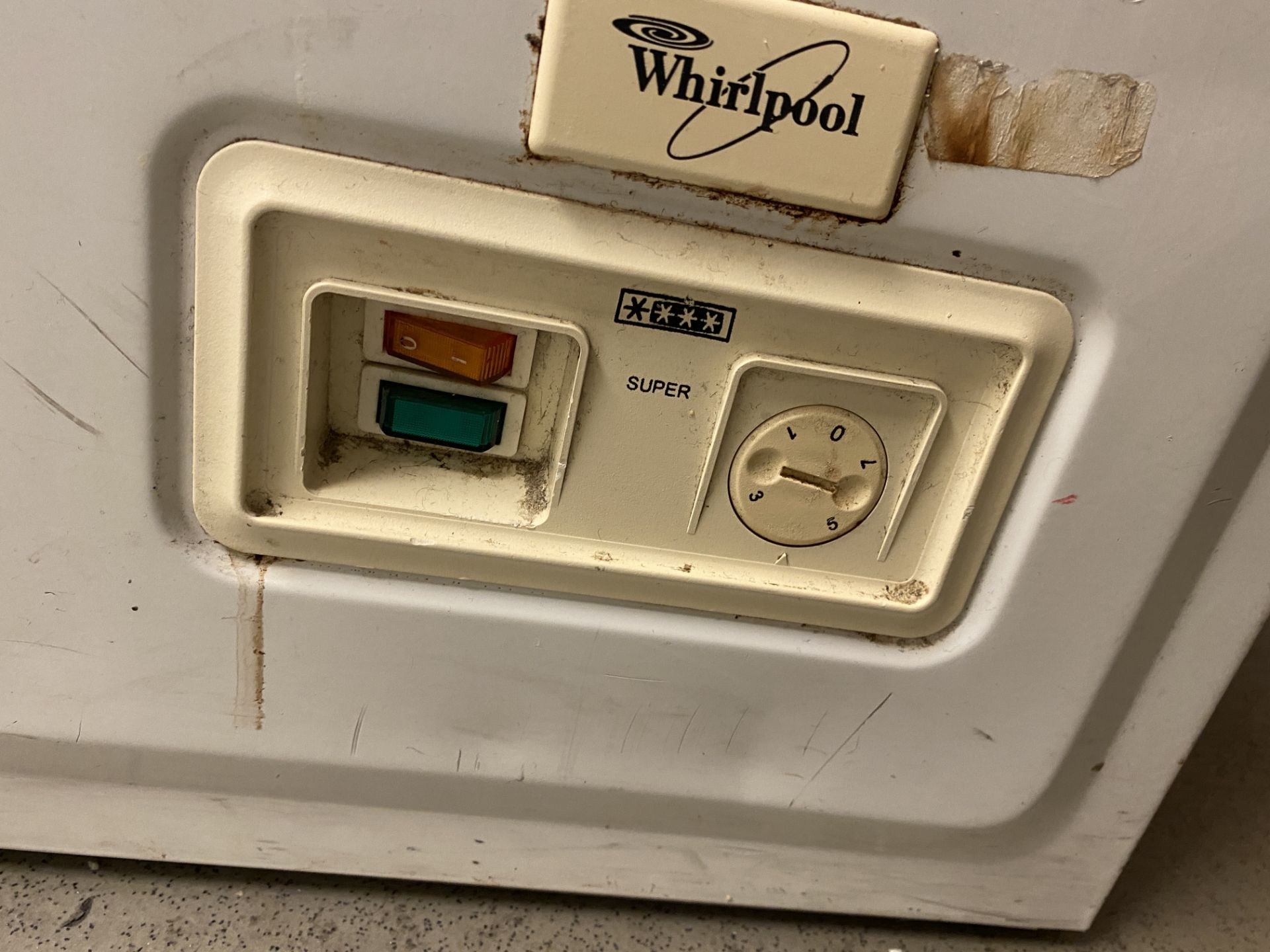 Whirlpool Small Chest Freezer - Image 3 of 5