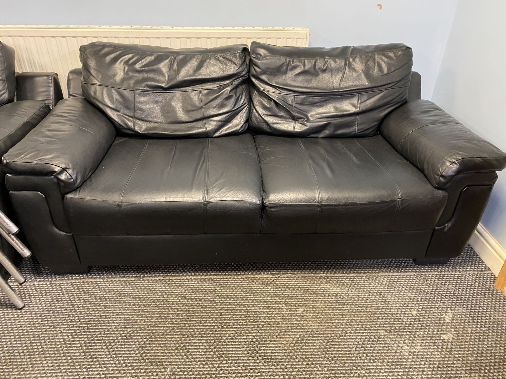 Black 2 seater leather sofa - Image 2 of 4