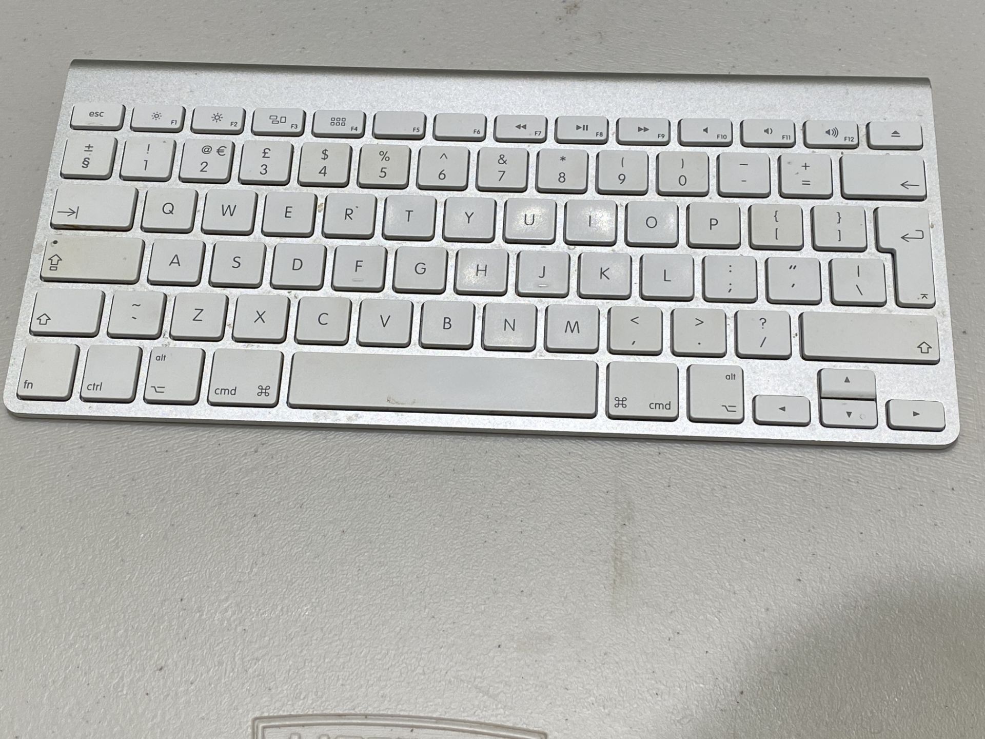 Apple Bluetooth Wireless Keyboard Silver/White