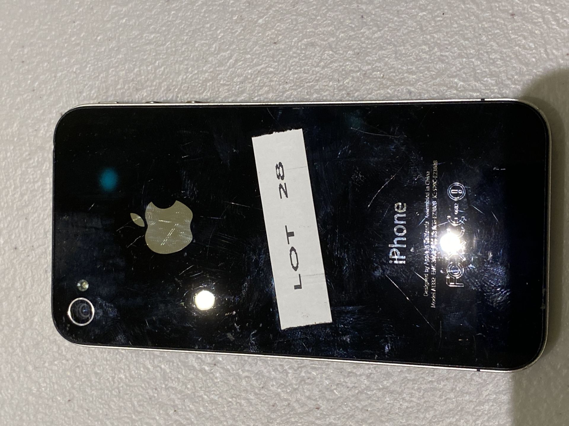 2 Apple Iphones - Both Damaged Cracked Screens and Cracked Rear Covers - Image 7 of 7