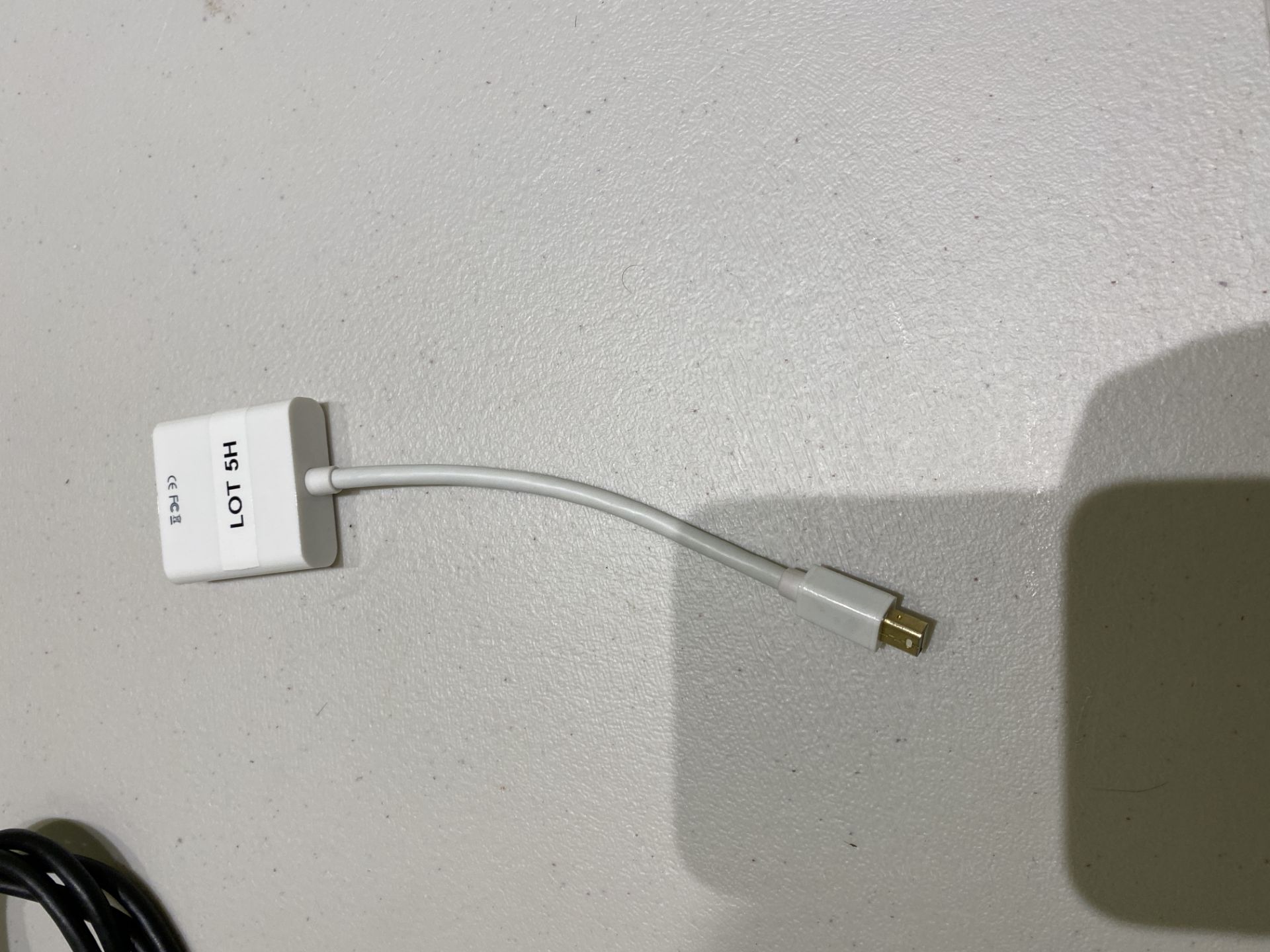 Apple Mini Display Port DP to VGA Adapter Converter with VGA Cable and Apple Mini Display Port DP to - Image 3 of 12