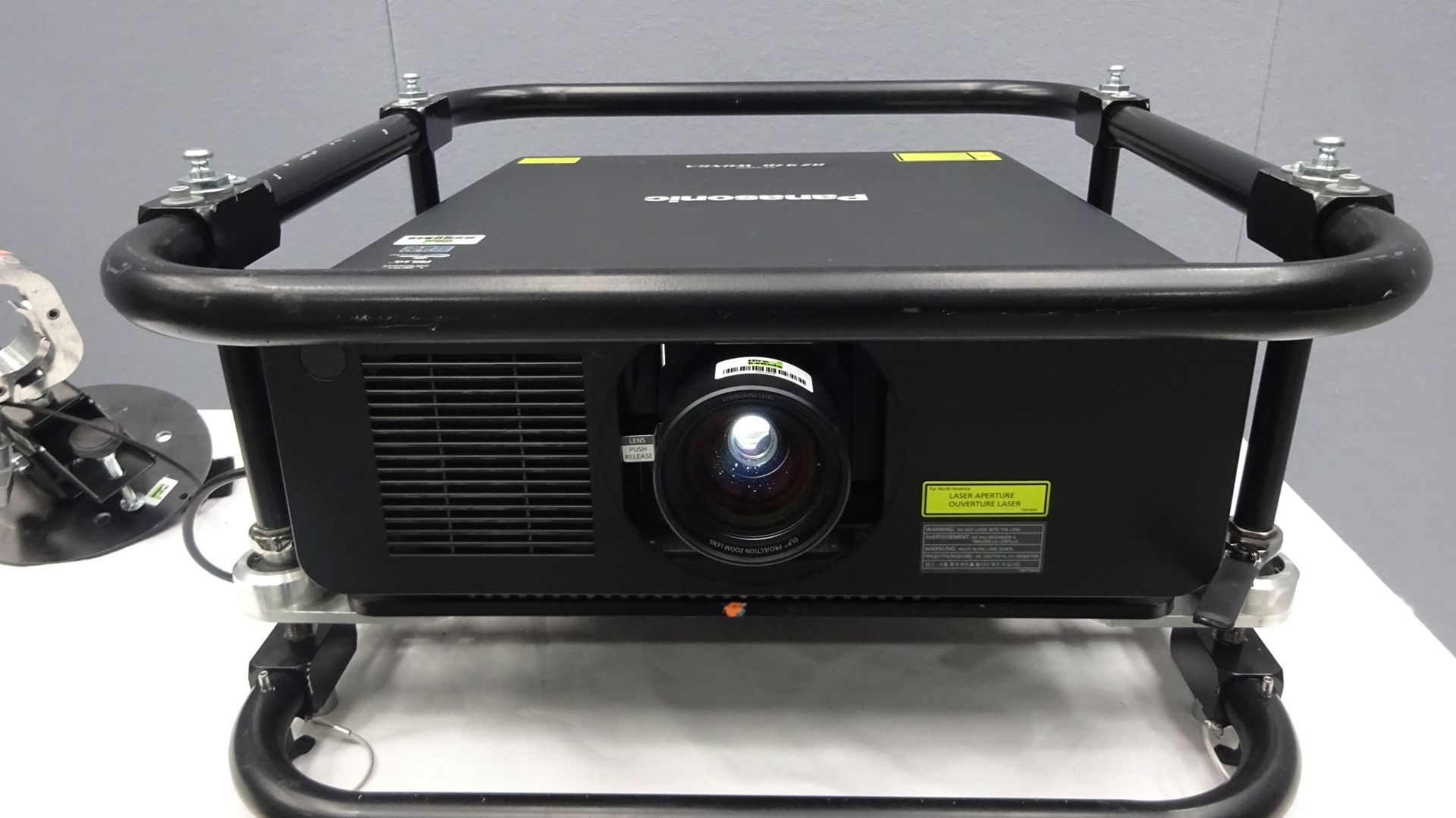 Panasonic 9K Laser Projector PT- RZ970 WUXGA DLP Solid Shine Serial No DA7440073 DOM 08/2017 HDMI