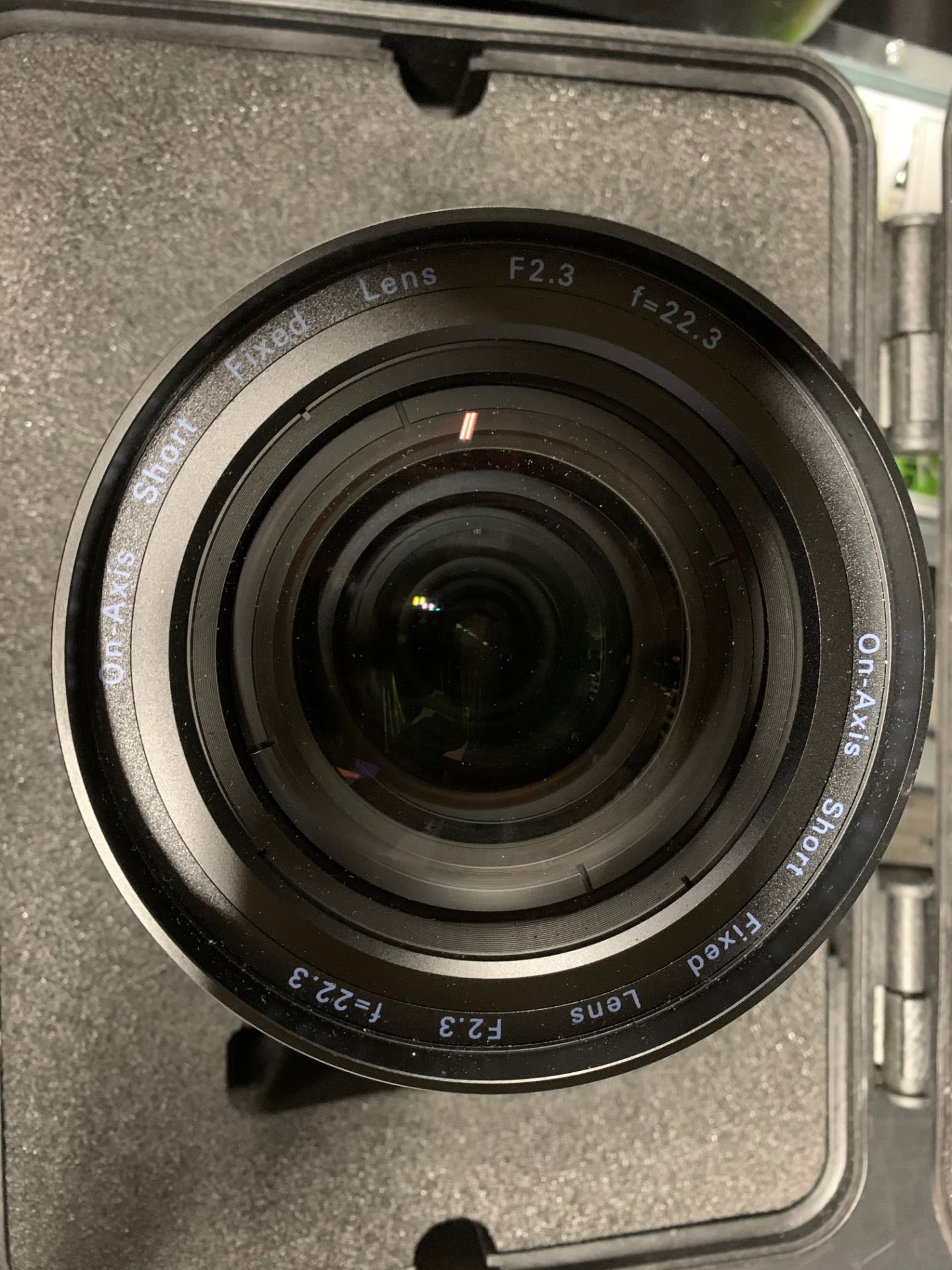 Christie 0.8 Short Throw Lens C/W Explorer Case - Image 2 of 5