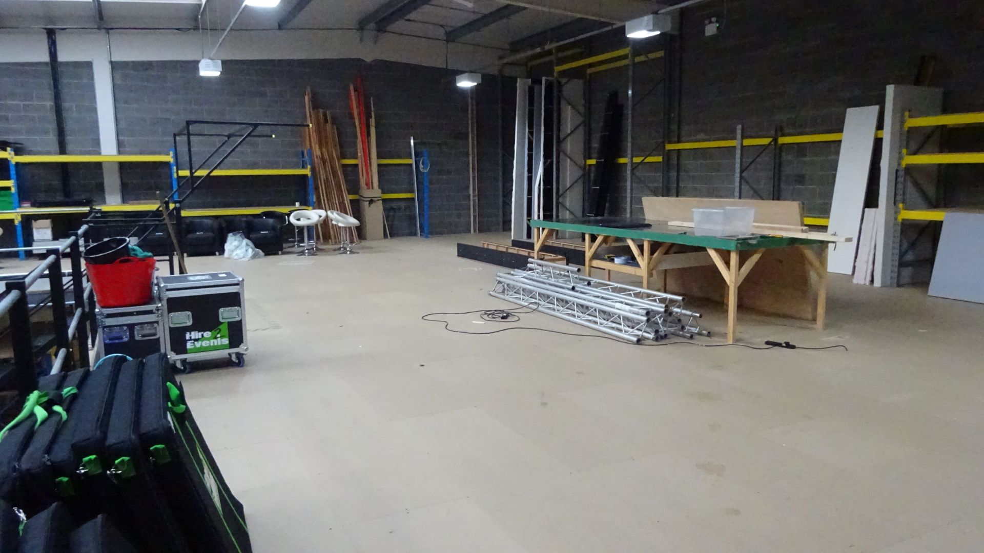 Mezzanine Floor W 18m x 10m Plus L Shape L 10m x W 5.5m approx 22m of Balustrade Hand Rail - Image 9 of 26