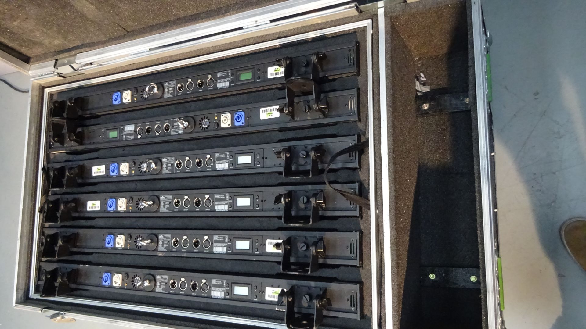 12 x Chauvet LED RGBA COLORado Battons 72 Tour Lights c/w Flight Case - Image 19 of 22