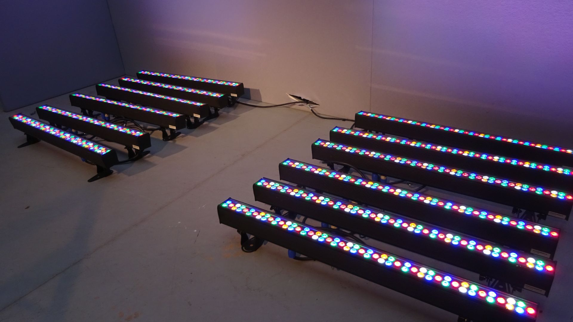 12 x Chauvet LED RGBA COLORado Battons 72 Tour Lights c/w Flight Case - Image 6 of 22