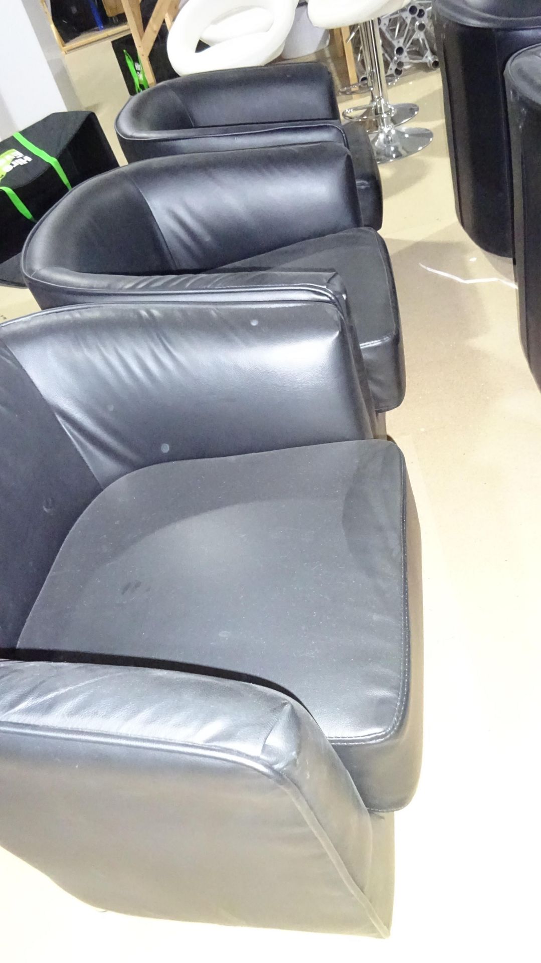 6 x Black Tub Chairs - Image 5 of 5