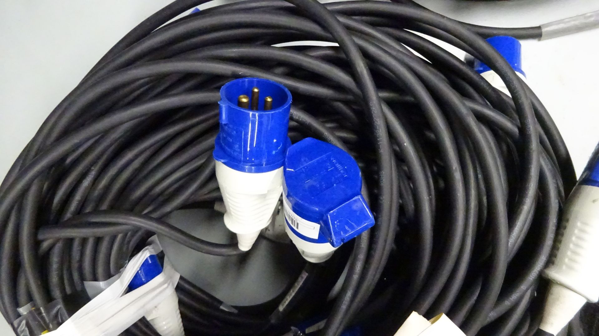 5 x 20m 16amp Male - 16amp Female Power Cable - Image 2 of 3