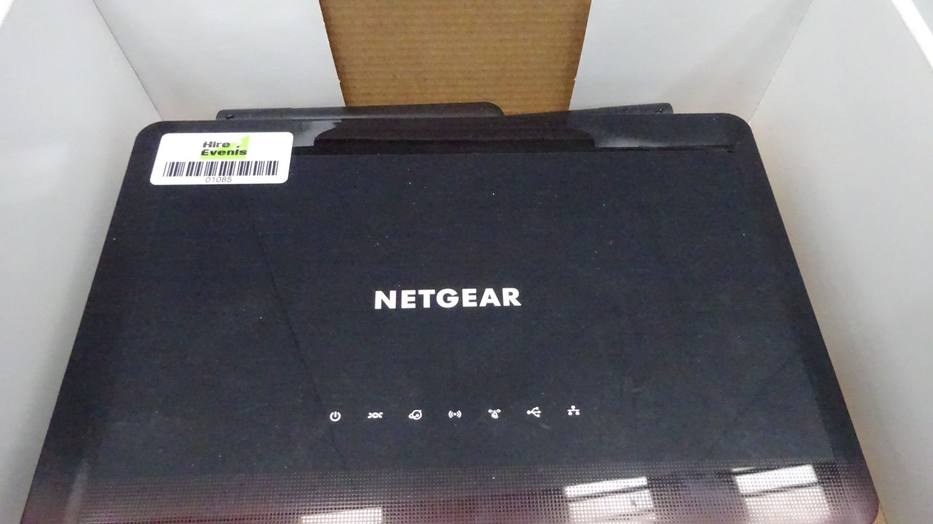 2 x Netgear Wifi ADSL MODEM Router c/w Wifi Devices 2 x Netgear Prosafe 16 port 10/100 Switch JFS516 - Image 4 of 7