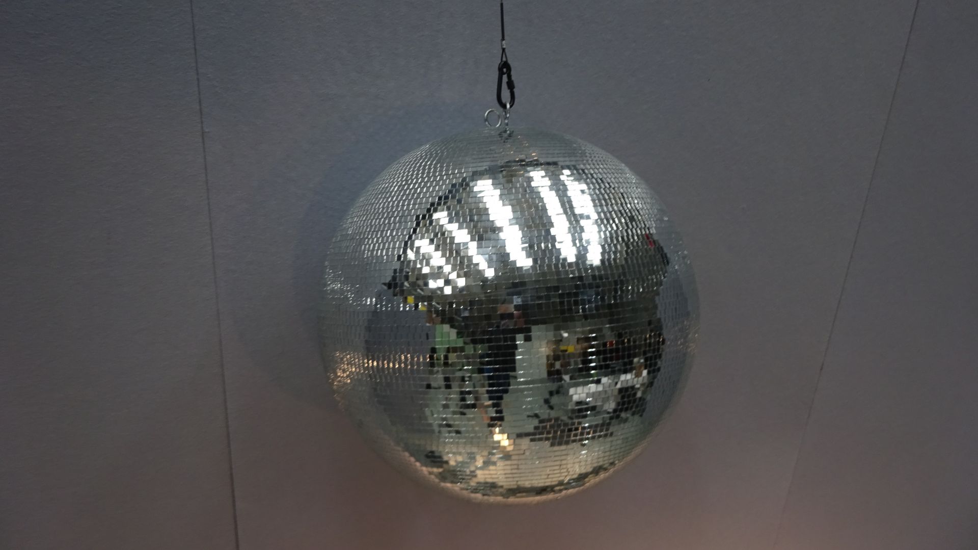 50cm Mirror Ball with Roting Motor c/w Flight Case - Image 2 of 11