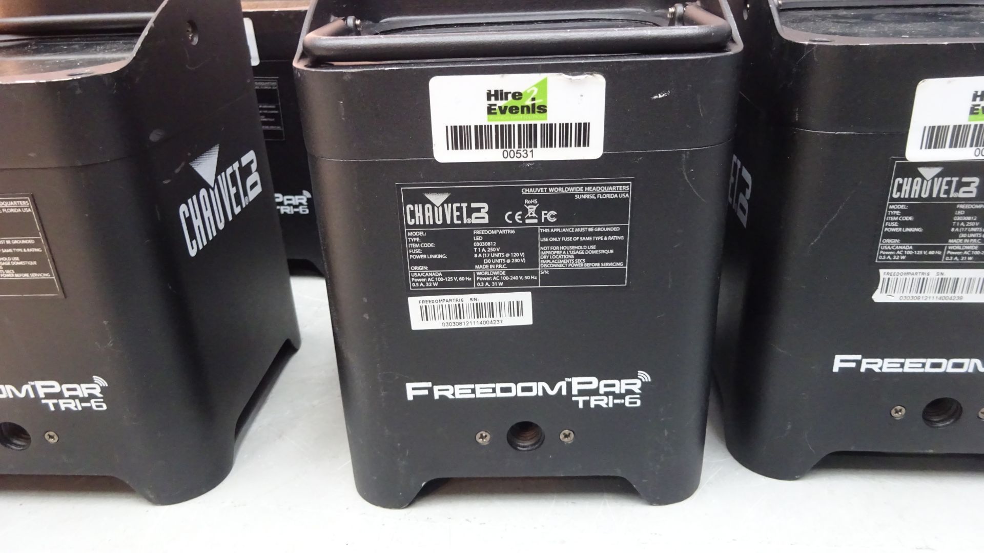 17 x Chauvet Freedom Par Tri-6 LED Battery Uplighters RGB Wireless or DMX 3 Pin c/w Flight Case & - Image 3 of 14