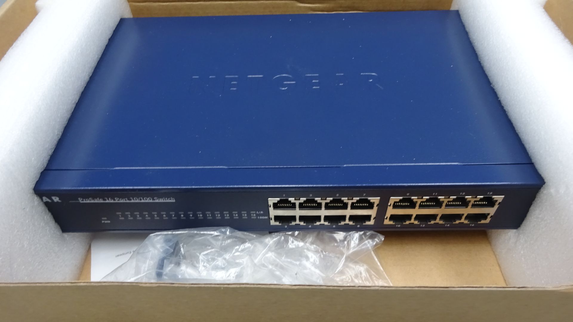 2 x Netgear Wifi ADSL MODEM Router c/w Wifi Devices 2 x Netgear Prosafe 16 port 10/100 Switch JFS516 - Image 5 of 7