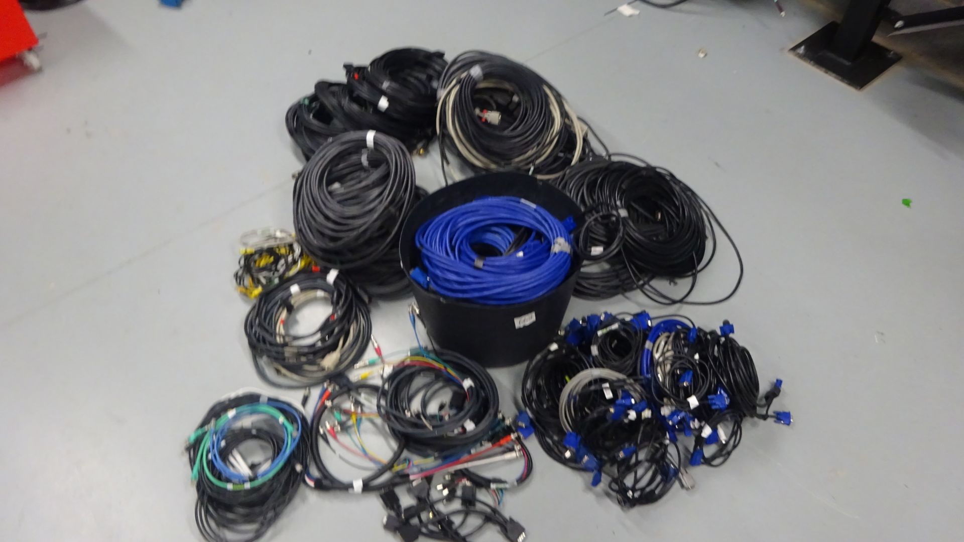 Assortment of VGA Cable