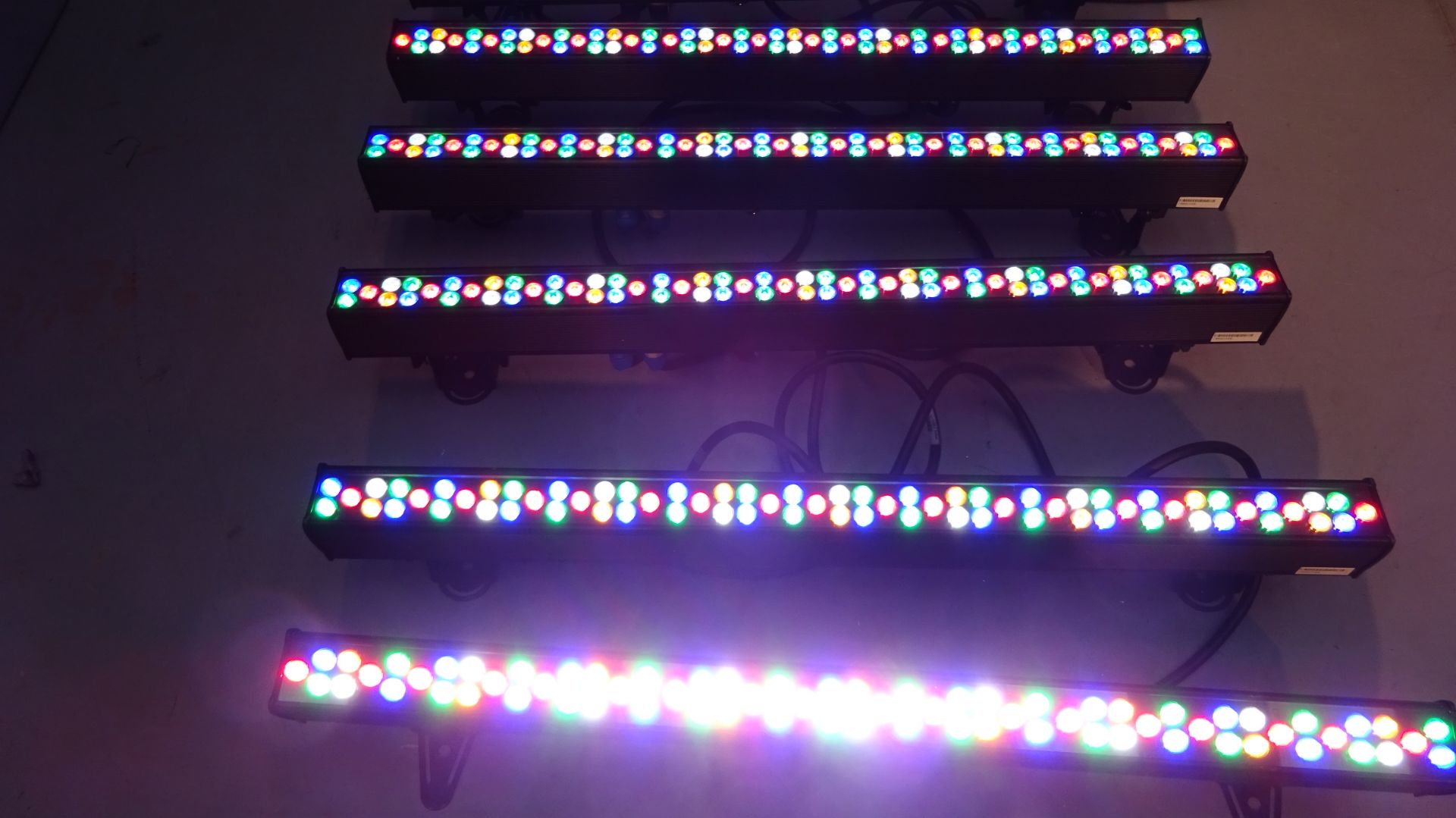 12 x Chauvet LED RGBA COLORado Battons 72 Tour Lights c/w Flight Case - Image 7 of 22