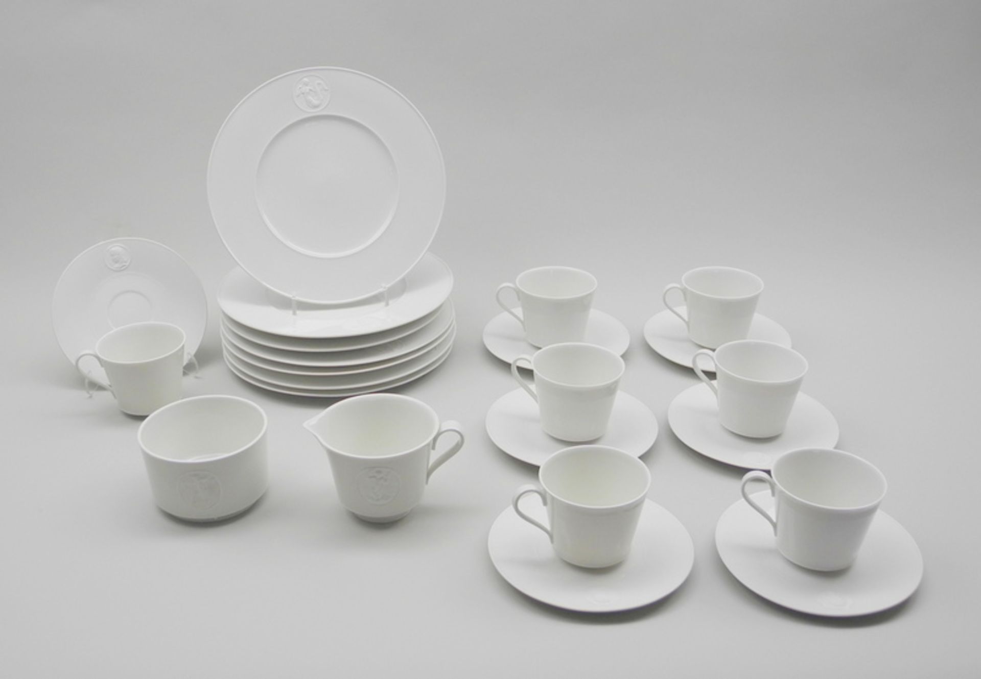 KPM, "Arkadia" Frühstücks-Set für Sieben PersonenPorzellan, einzeln am Boden mit unterglasurblauer - Bild 2 aus 9
