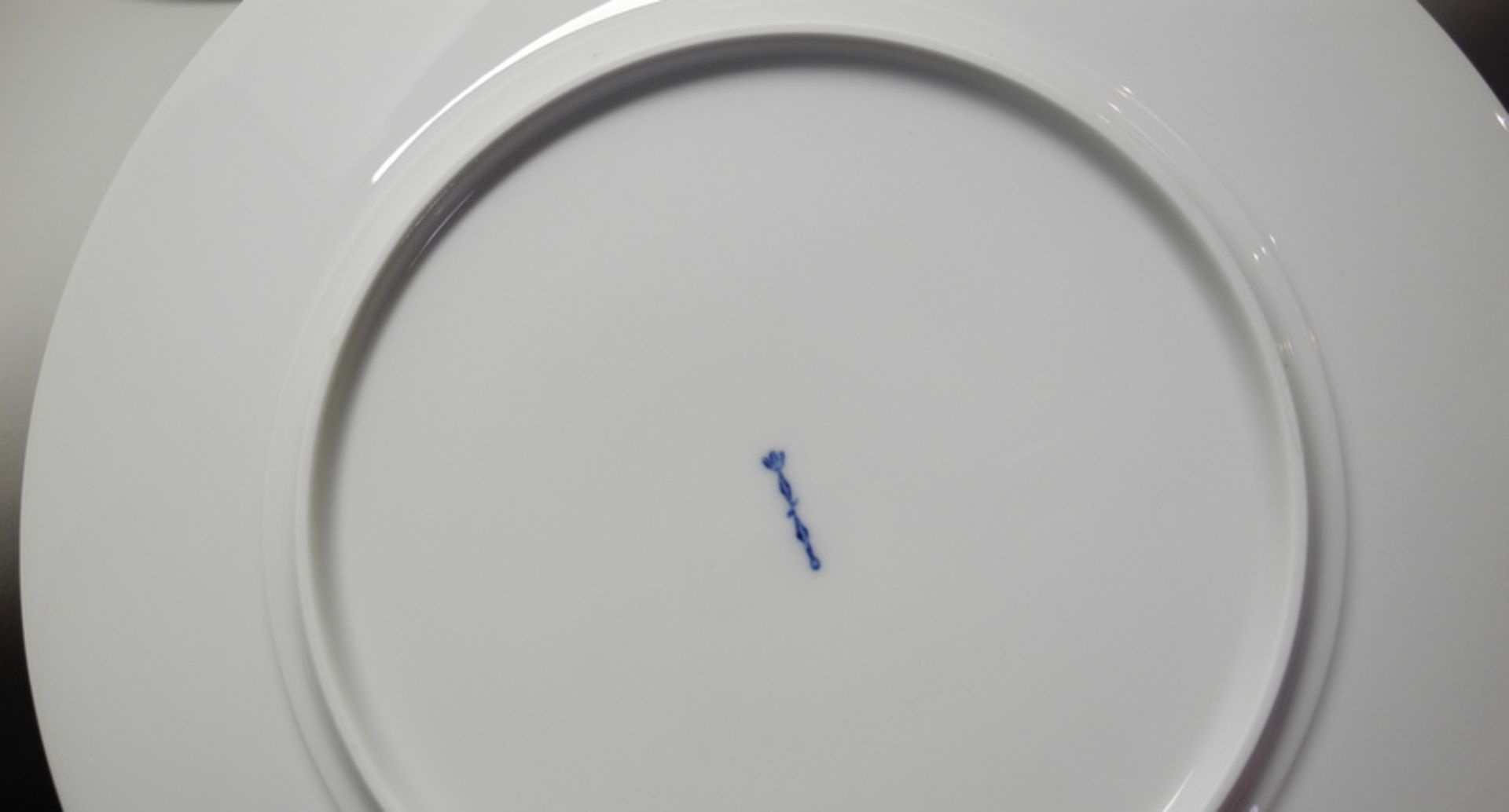 KPM, "Arkadia" Frühstücks-Set für Sieben PersonenPorzellan, einzeln am Boden mit unterglasurblauer - Bild 8 aus 9