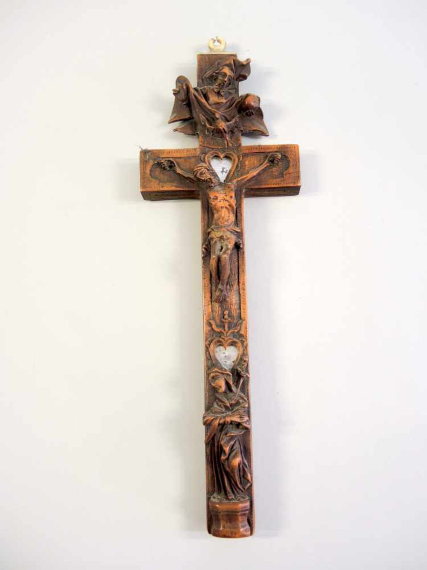 zurÃ¼ckgezogen / withdrawn---ReliquienkreuzHolz, geschnitzt und Bein. Darstellung des leidenden