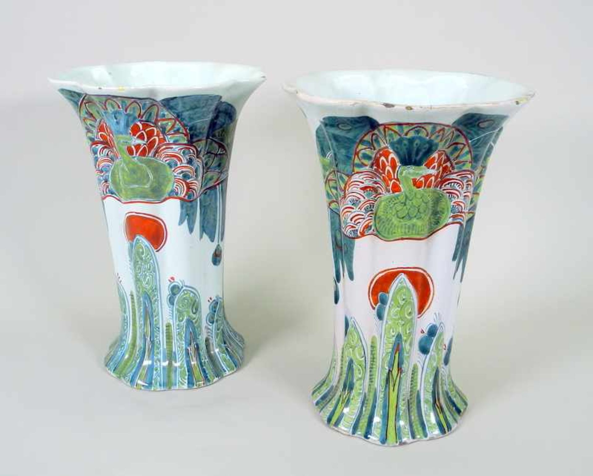 Delfter StangenvasenFayence-Keramik. Am Boden mit Unterglasur-Marke gestempelt. Auf weißem - Bild 10 aus 10