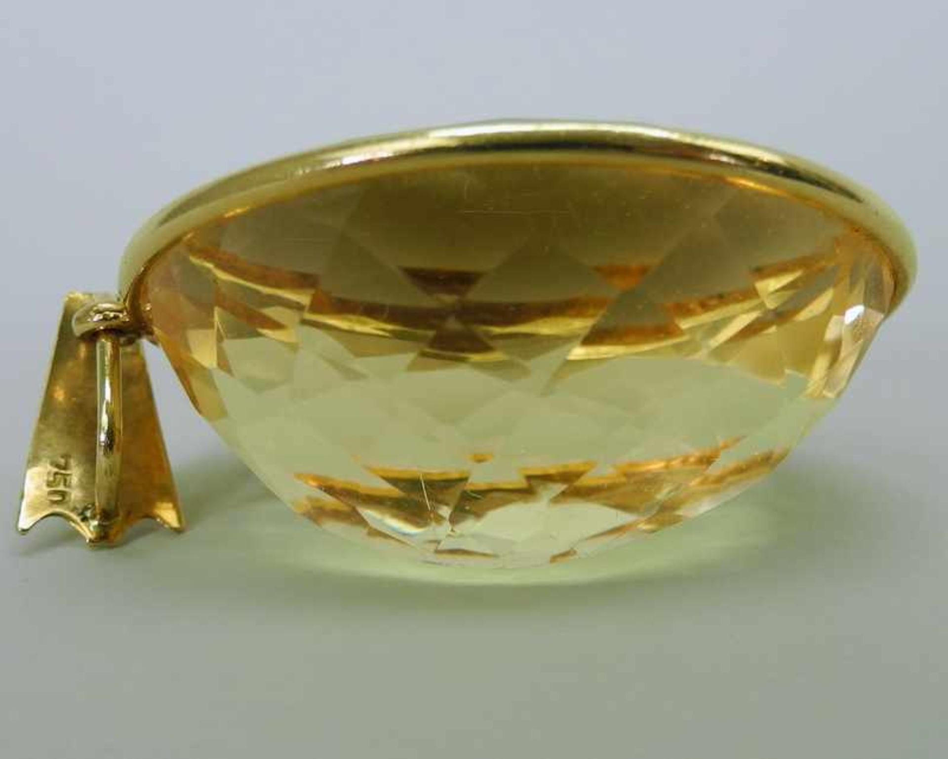 Großer Citrin-Anhänger18K. Gelbgold, mit Feingehalt "750" verso punziert. Laut Etikett 60ct. H x B x - Image 4 of 4